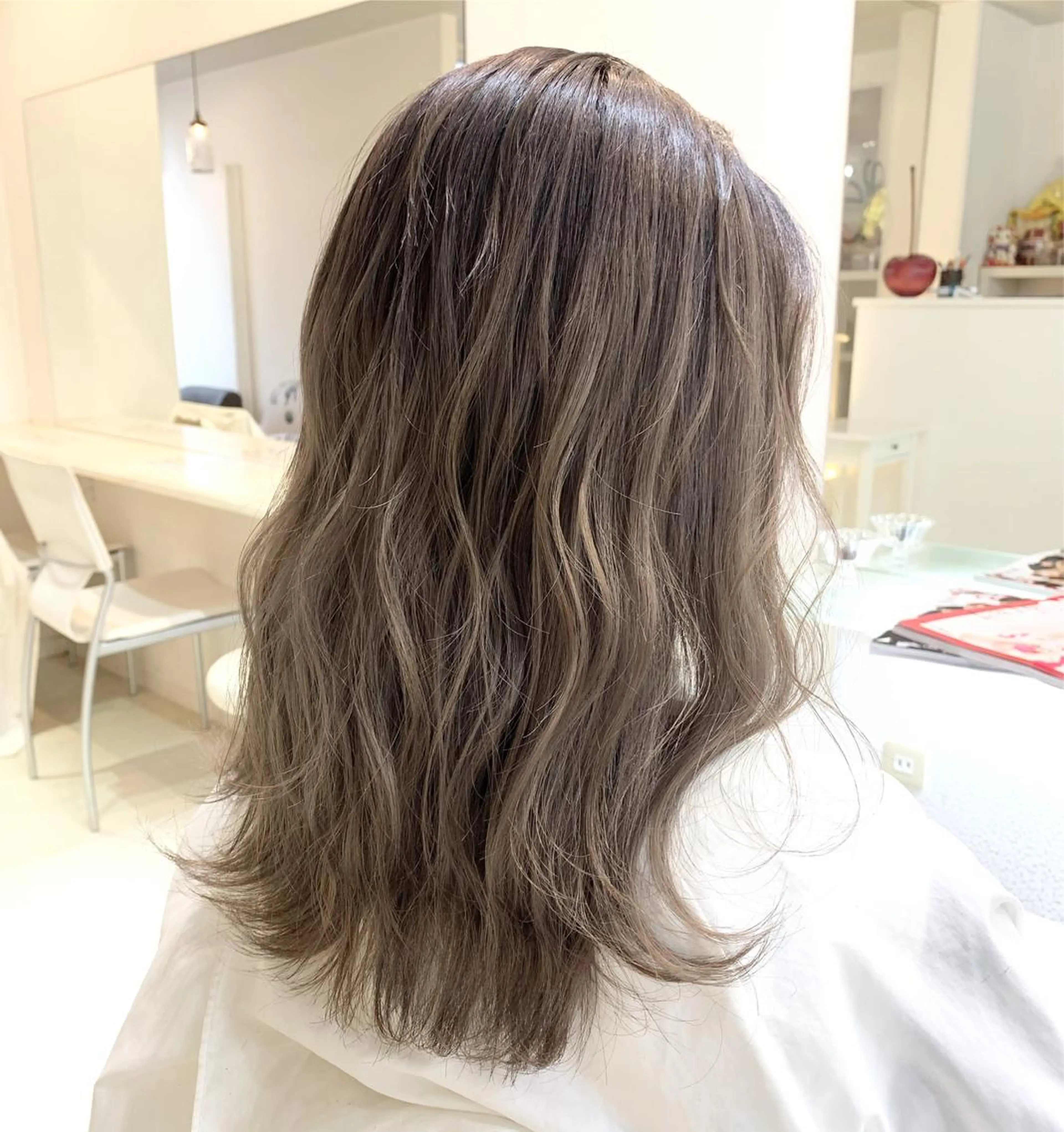 カラー アッシュ ベージュカラー 渡辺 健太のヘアスタイル