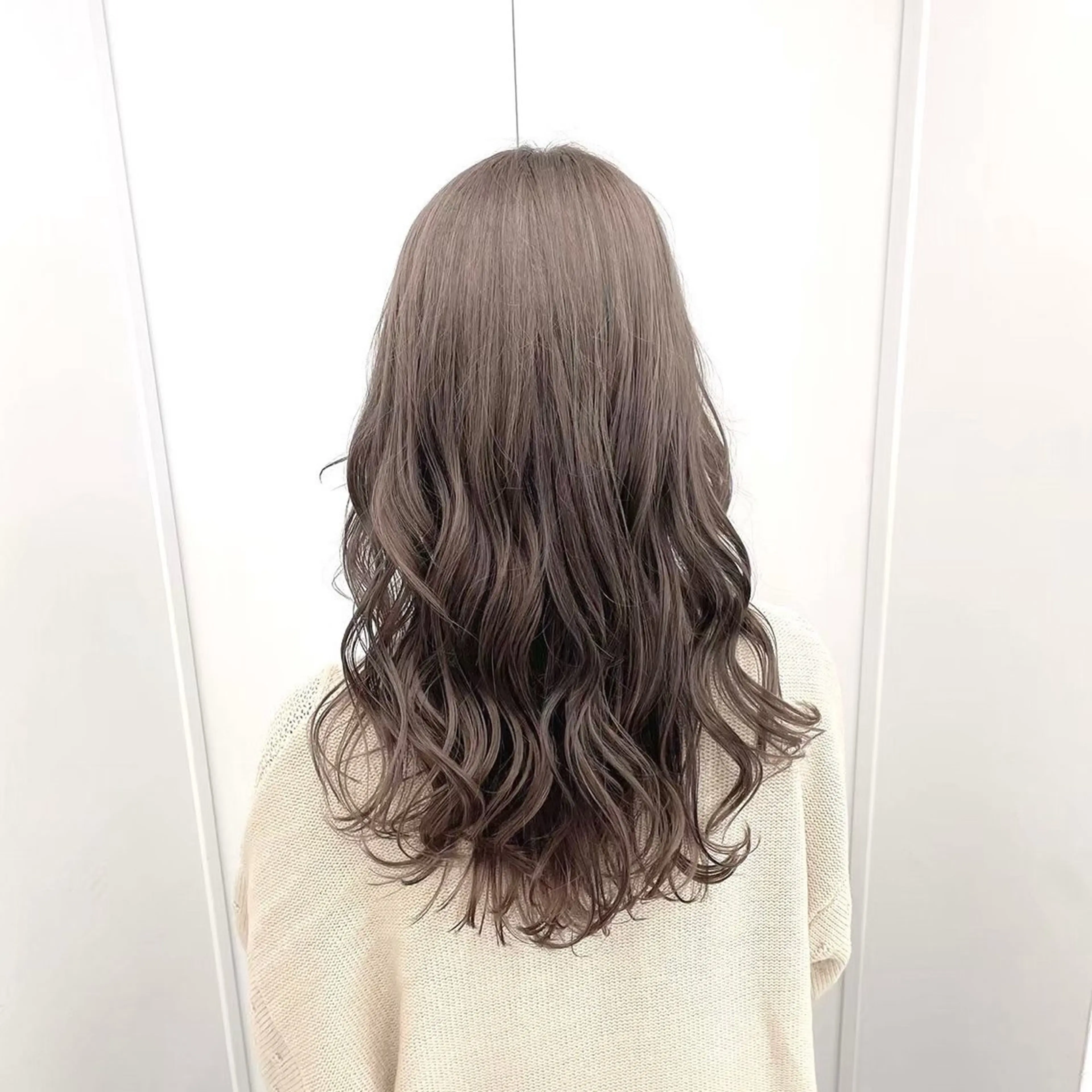 ロング カラー ヘアカラー 大人っぽベージュ🤍 当日予約◎ヒロトのヘアスタイル