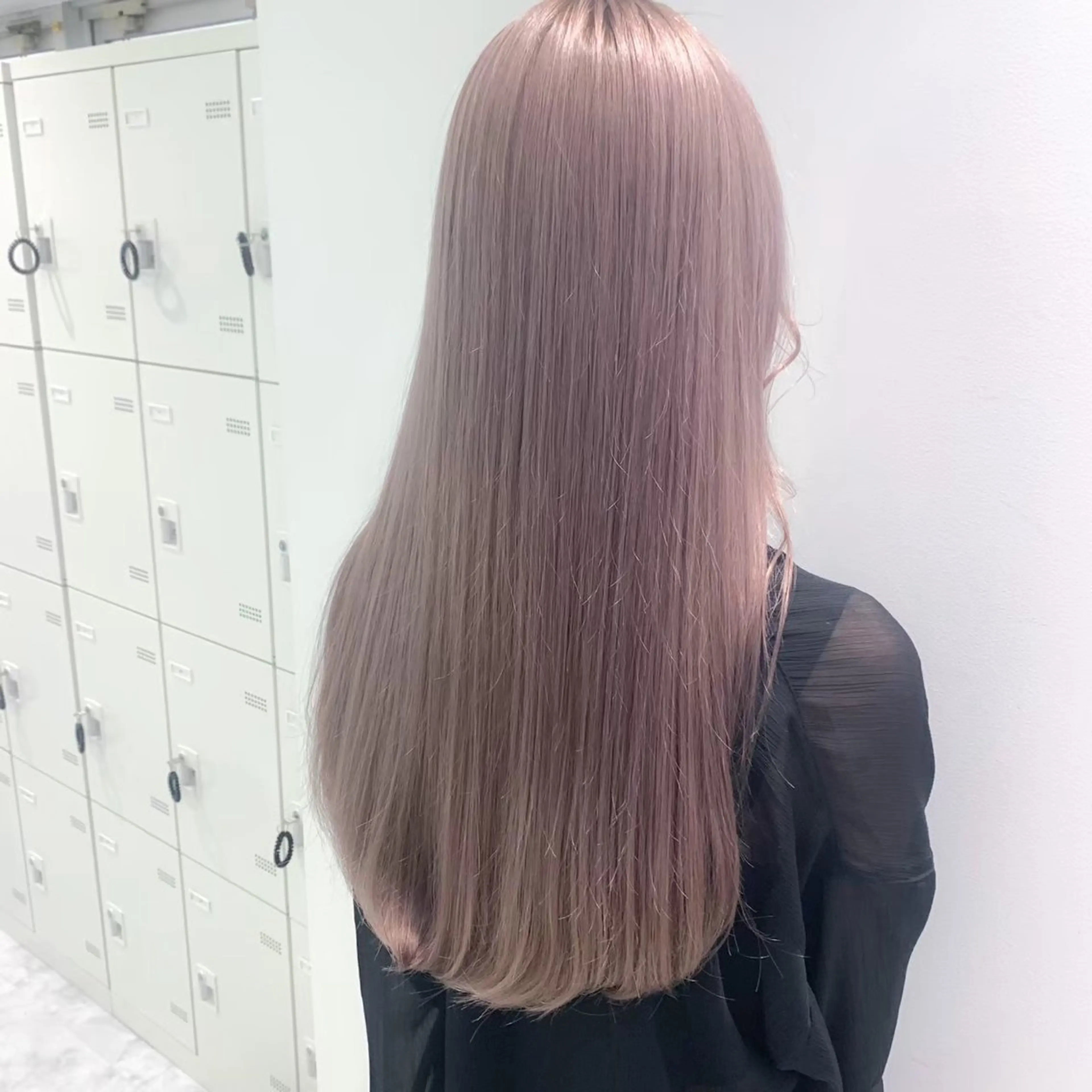 ロング ヘアカラー 大人上品🤍透明感 ベージュ🤍REOのヘアスタイル