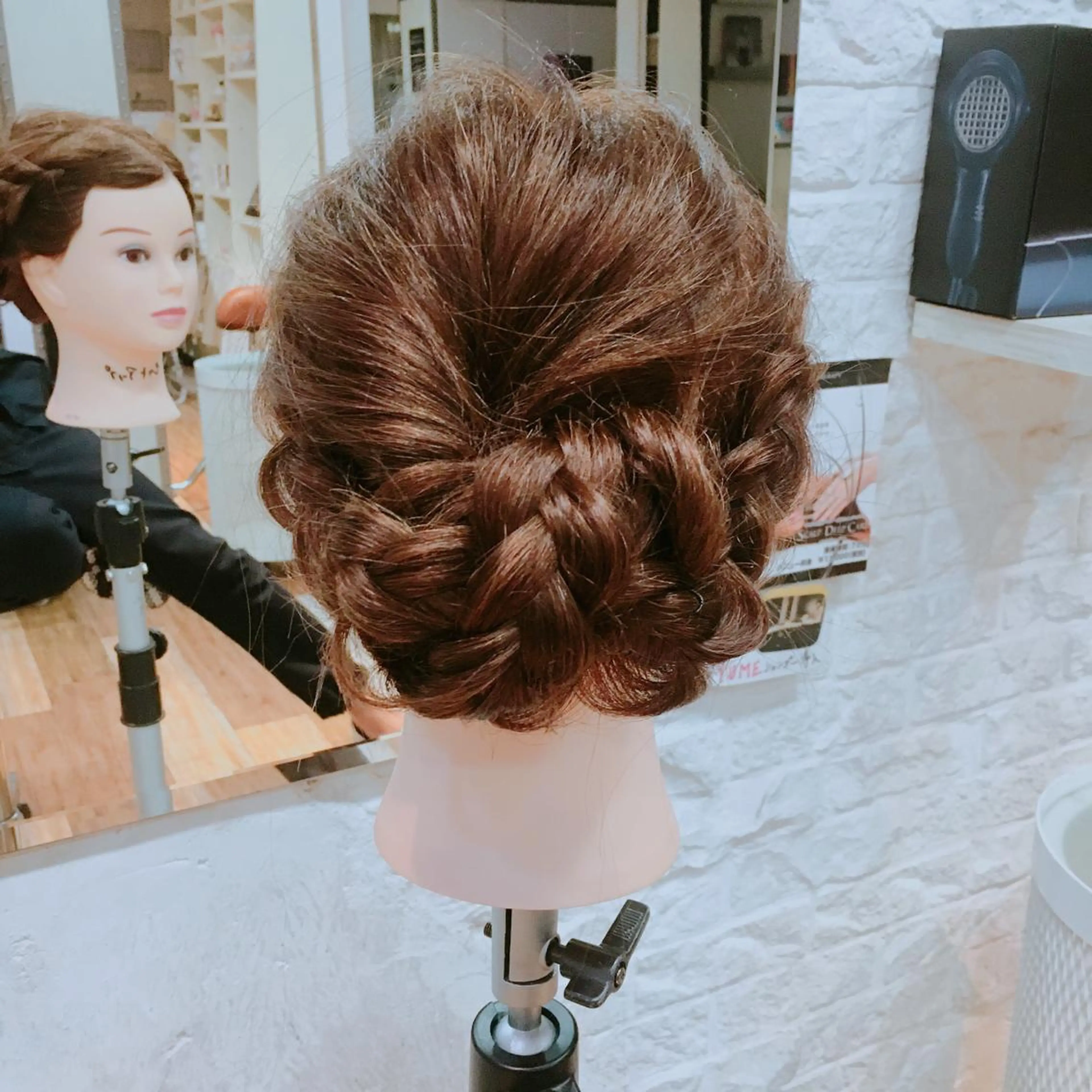 ロング 角床直哉 カラーカットNO 1のヘアスタイル