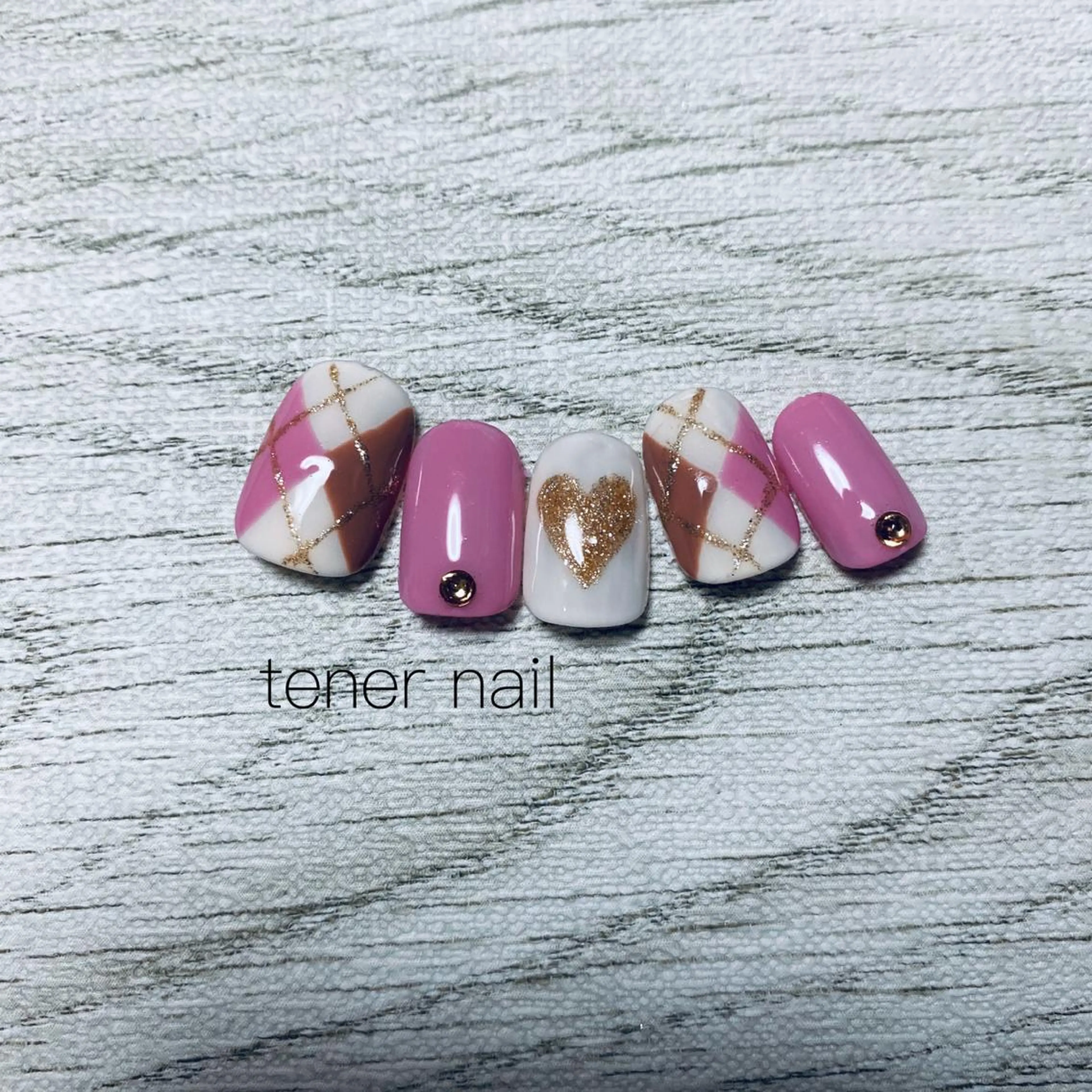 ネイル アートネイル ハート tener  nail  テネルネイル所属・テネルネイル tener nailのネイルデザイン