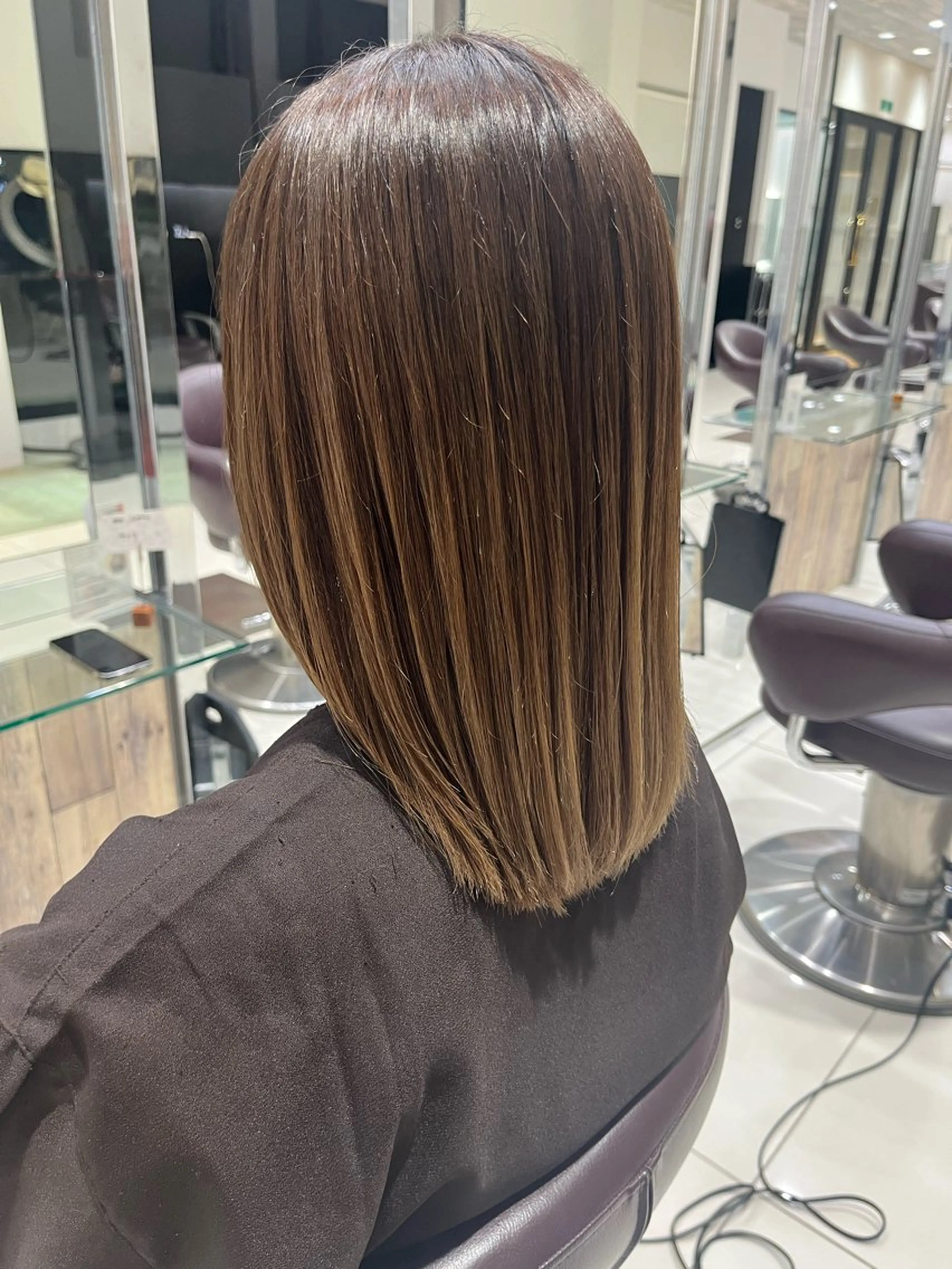 ミディアム カラー 村山 佳穂のヘアスタイル