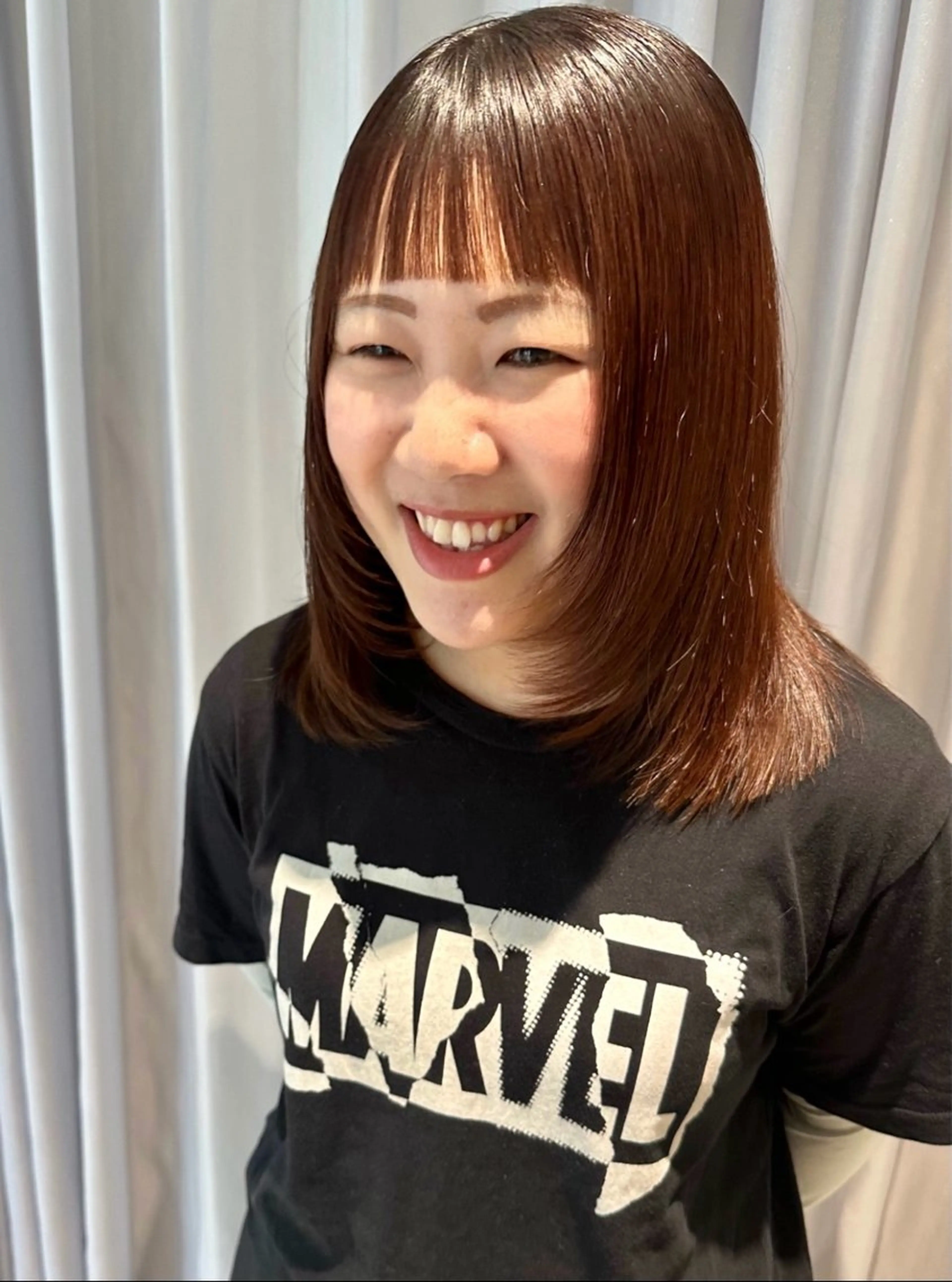 ミディアム 顔まわりレイヤー 顔周りカット レイヤーカット オン眉 JELUNA所属・市岡 京香のヘアスタイル