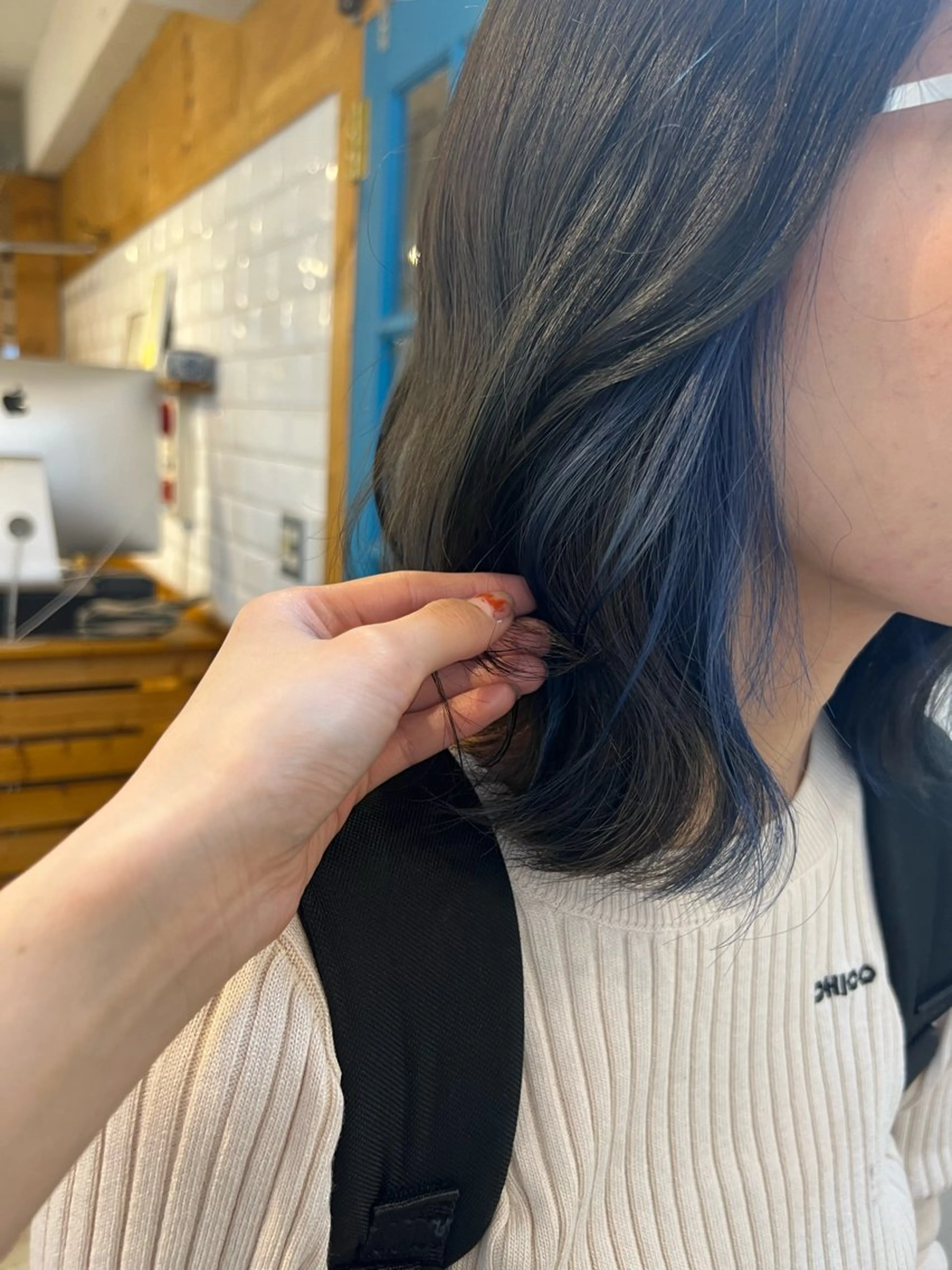 ミディアム ボブ 顔周りカット ハイライト カット ヘアカラー トリートメント KANA/ボブ/ インナーカラー/艶髪のヘアスタイル