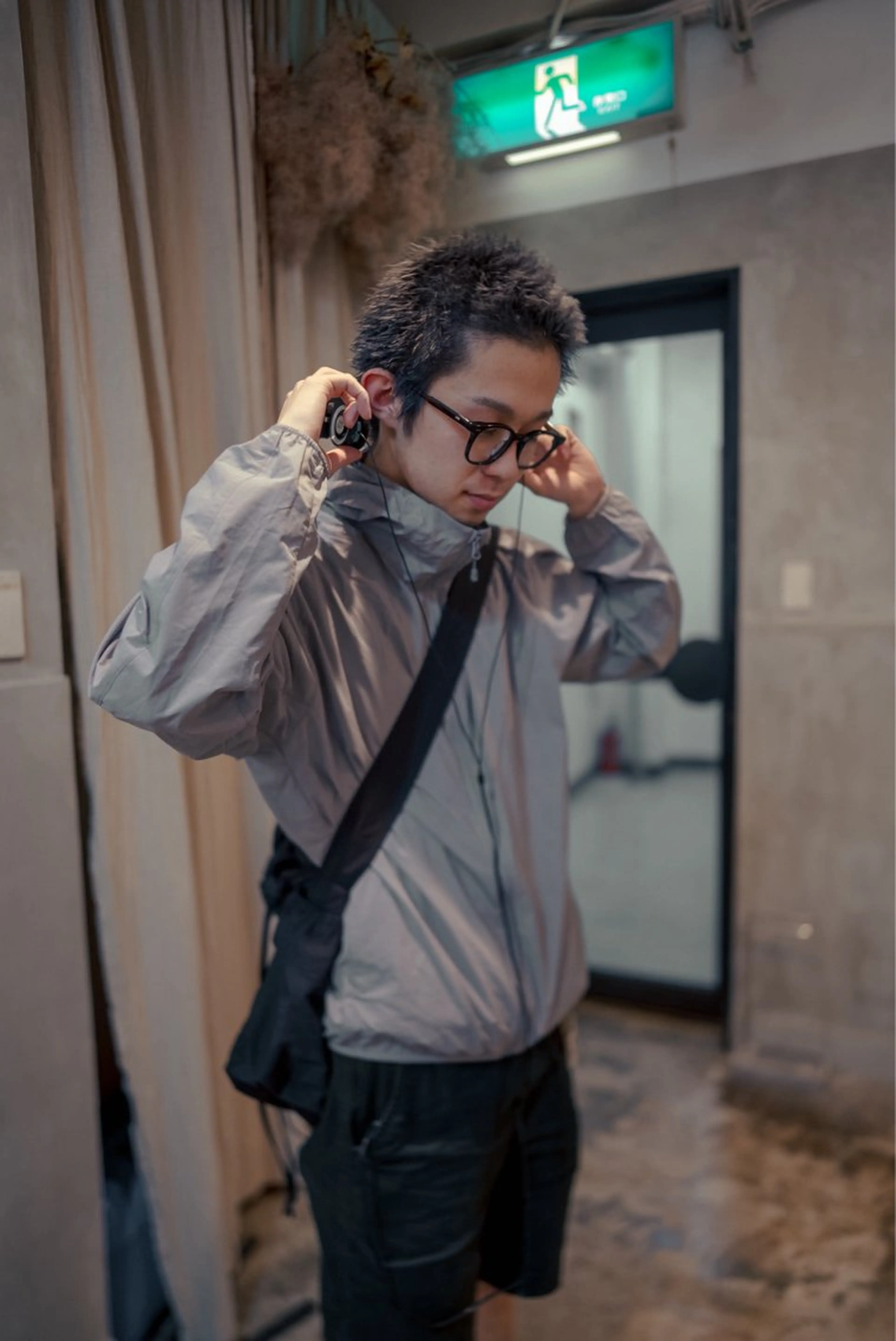 ショート カラー メンズ メンズブリーチ ブリーチ シルバー ヘアカラー TOE所属・K ojiのヘアスタイル