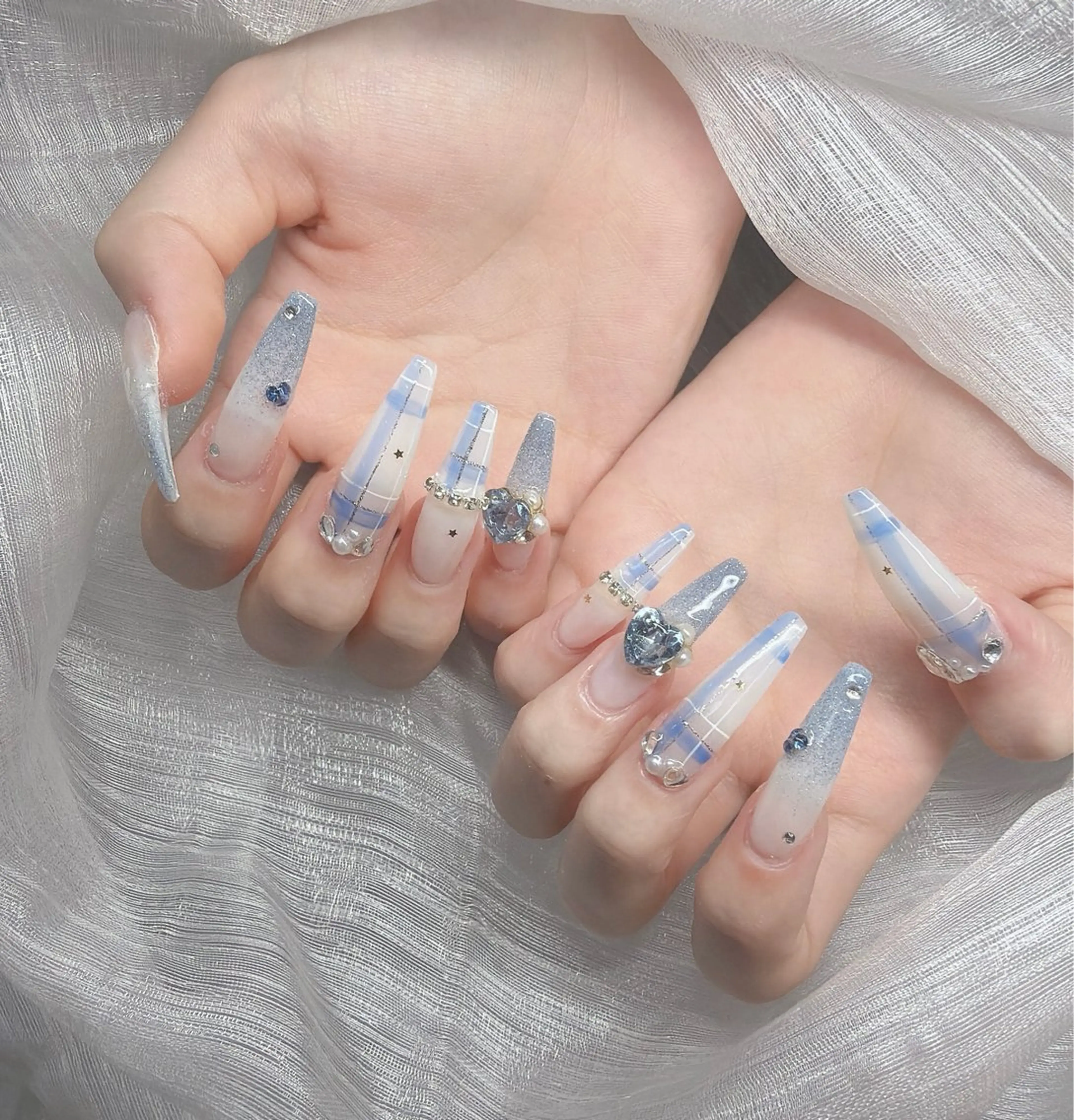 ネイル ハンドネイル Lee Nailsのネイルデザイン