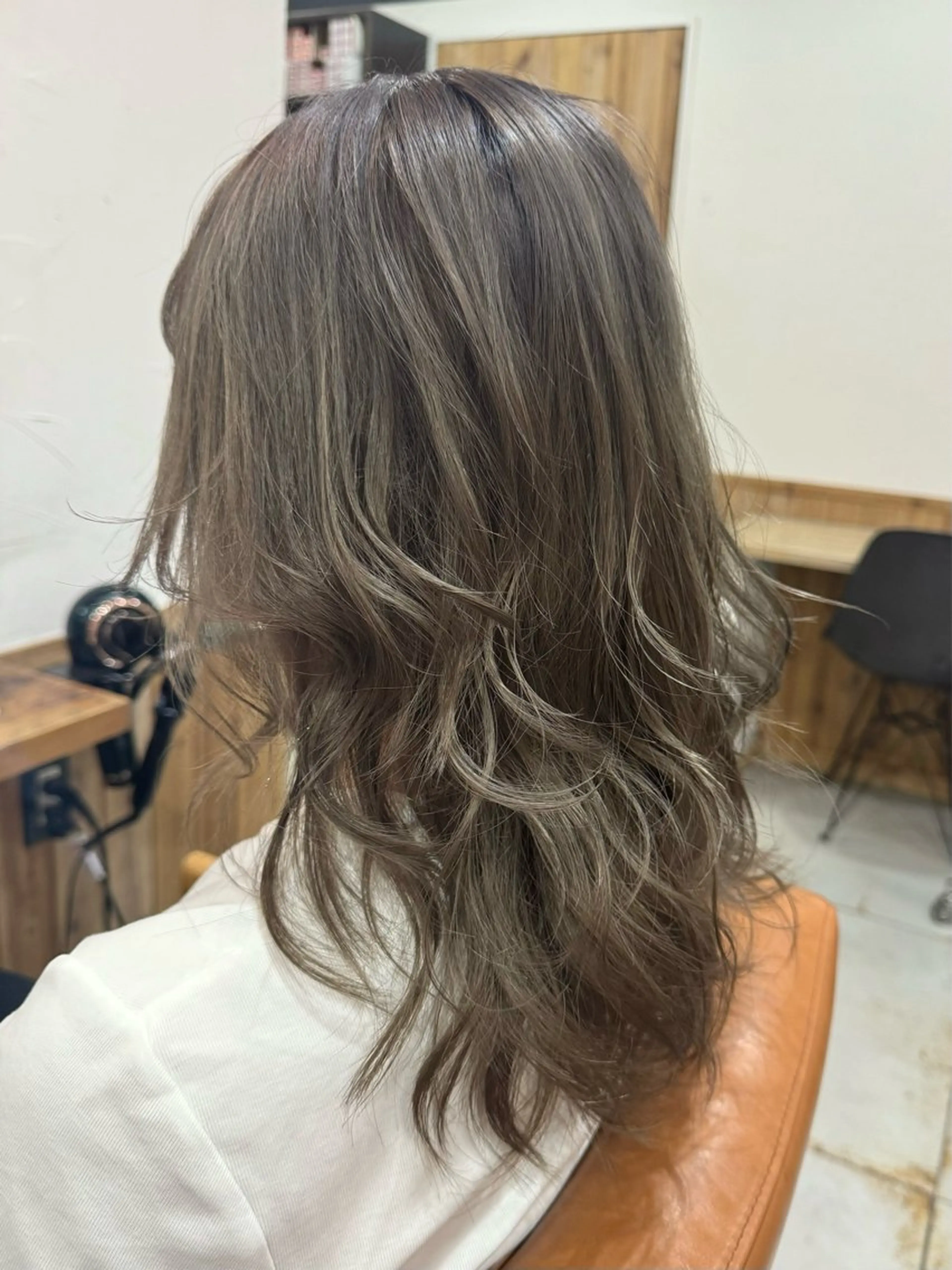 セミロング カラー ヘアカラー トリートメント ヘアセット hair design NORM所属・吉田裕太/ハイライト ダブルカラーのヘアスタイル