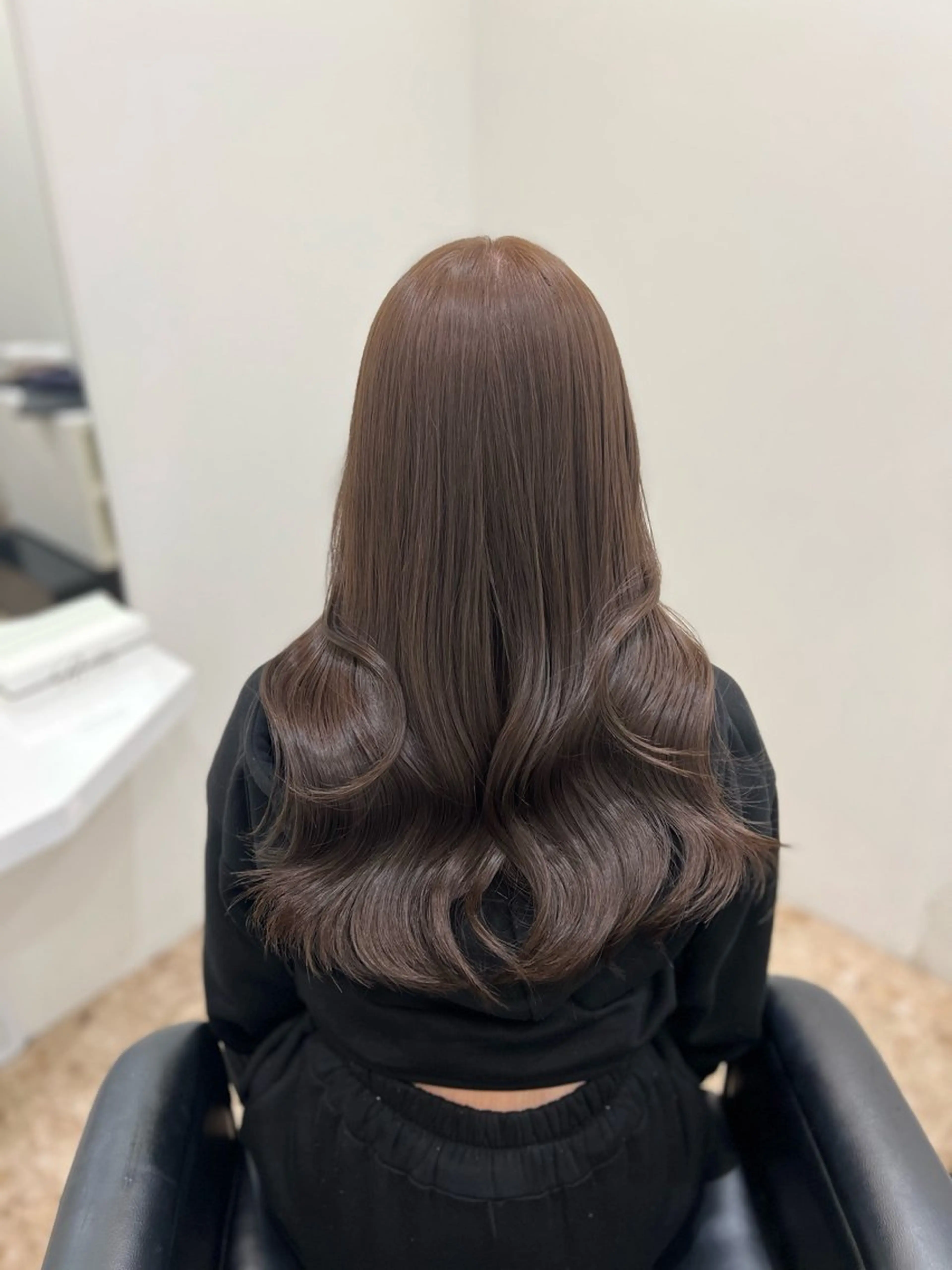 ロング カラー 髪質改善/透明感/ ブリーチ/桃谷翼のヘアスタイル