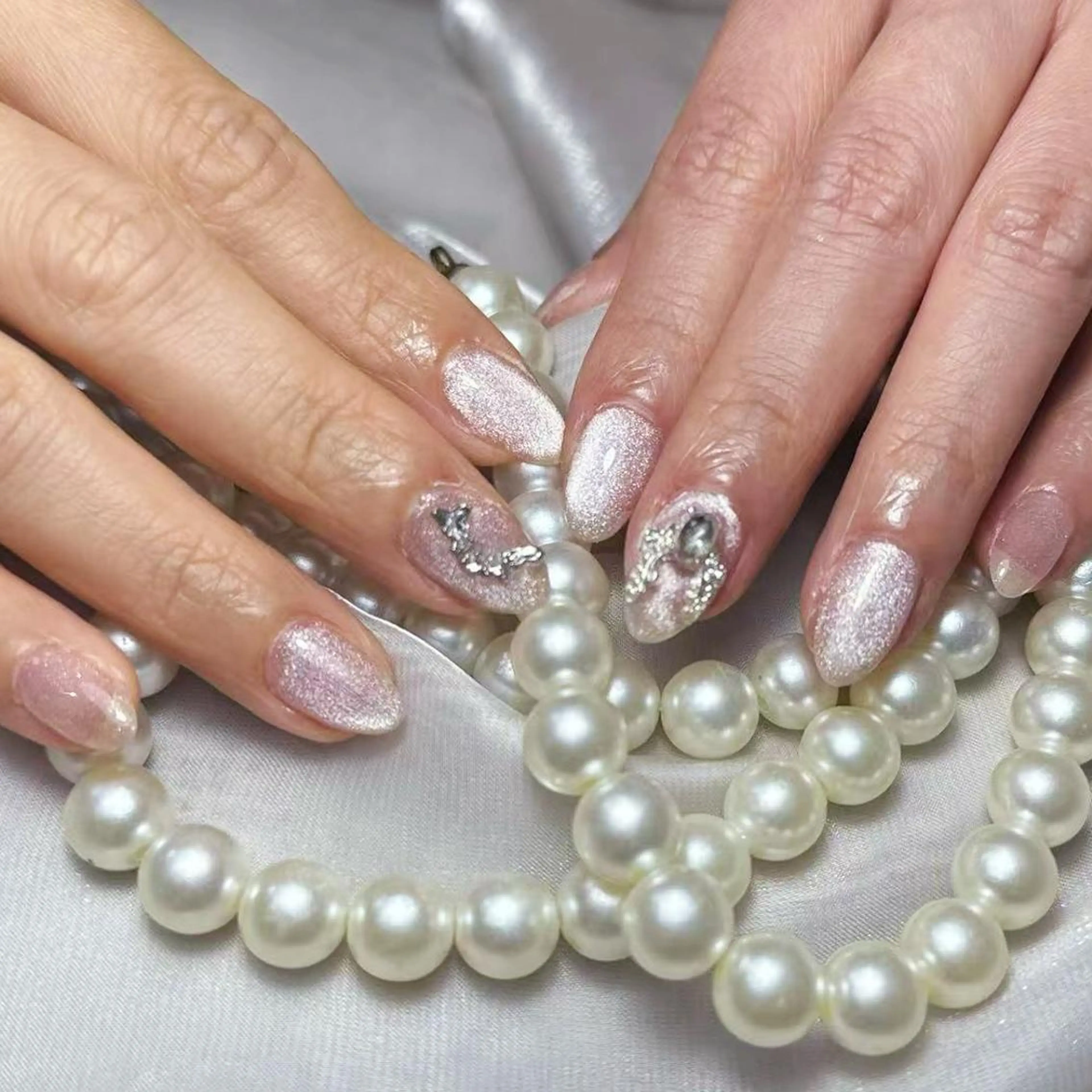 ネイル アートネイル オーロラネイル ガーリー キラキラネイル 韓国ネイル ハンドネイル DIAMOND 💦のネイルデザイン