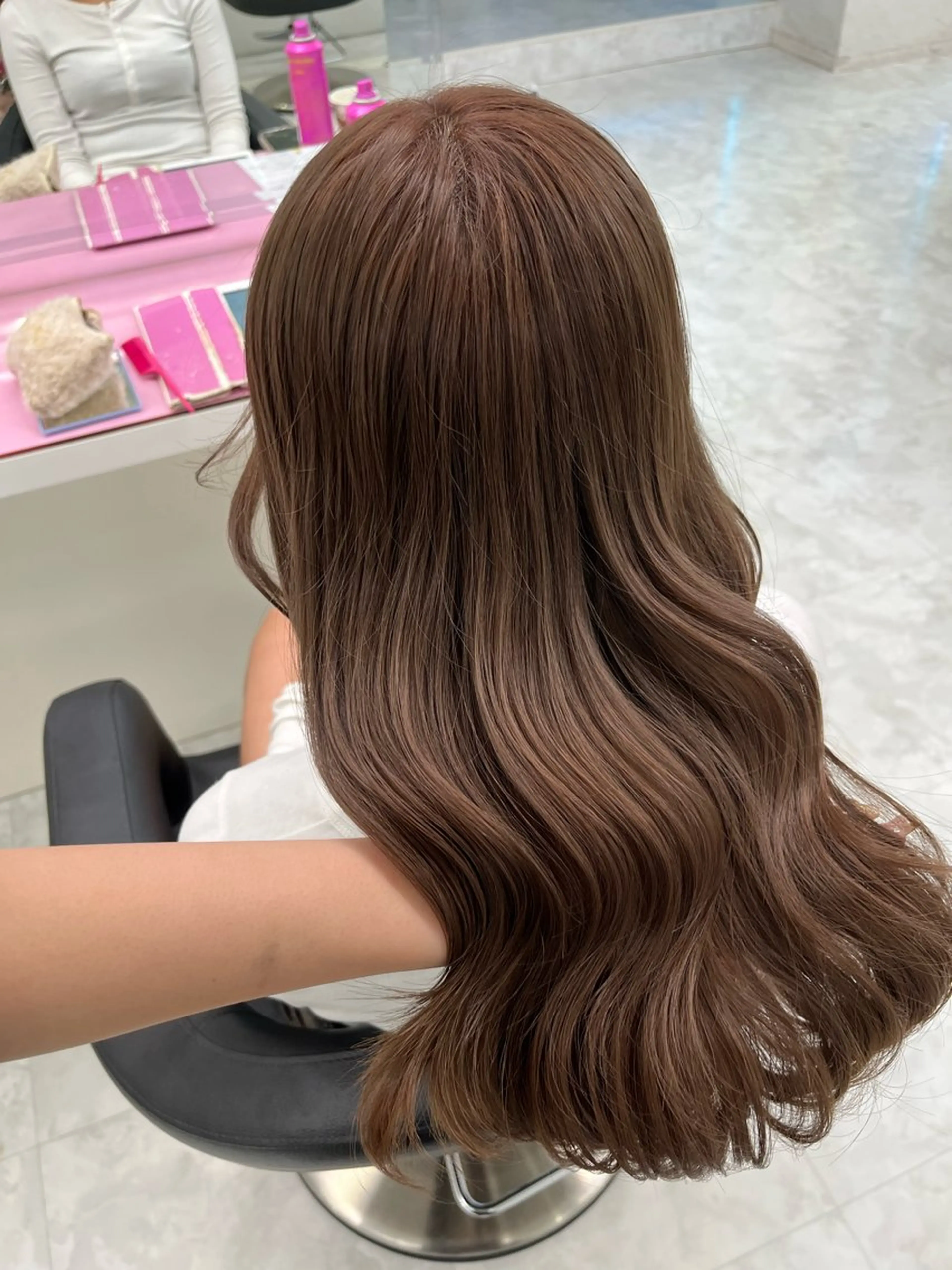 ロング カラー ヘアカラー トリートメント ヘアセット ガーリー♡女の子っぽ ヘア♡ピンクカラー♡のヘアスタイル