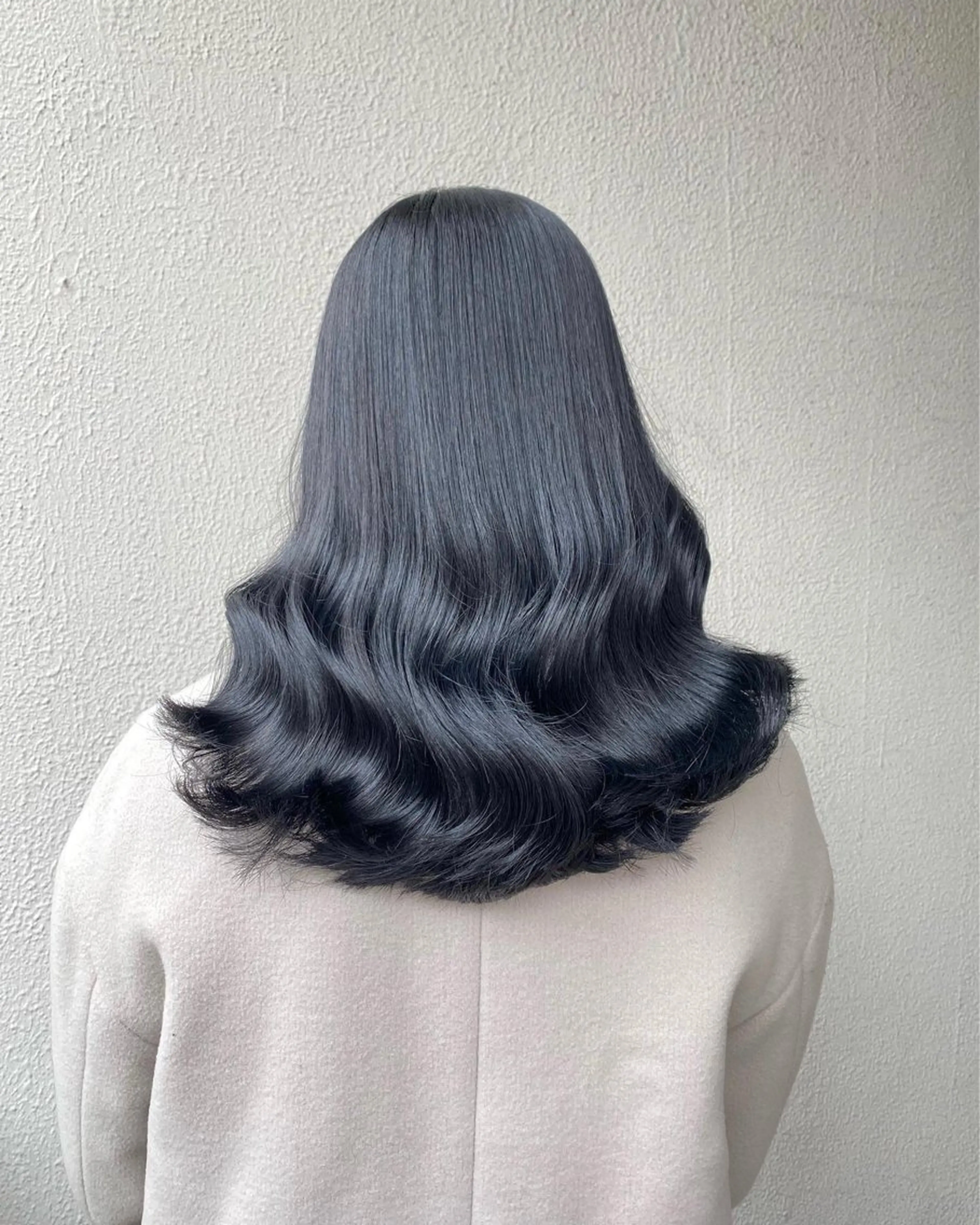 カラー パーマ ヘアアレンジ メンズ メンズブリーチ 黒髪 ブリーチ ブルーカラー ブルーブラック ヘアカラー トリートメント ヘアセット 🫧ハイトーン🫧 TOPstylistのヘアスタイル