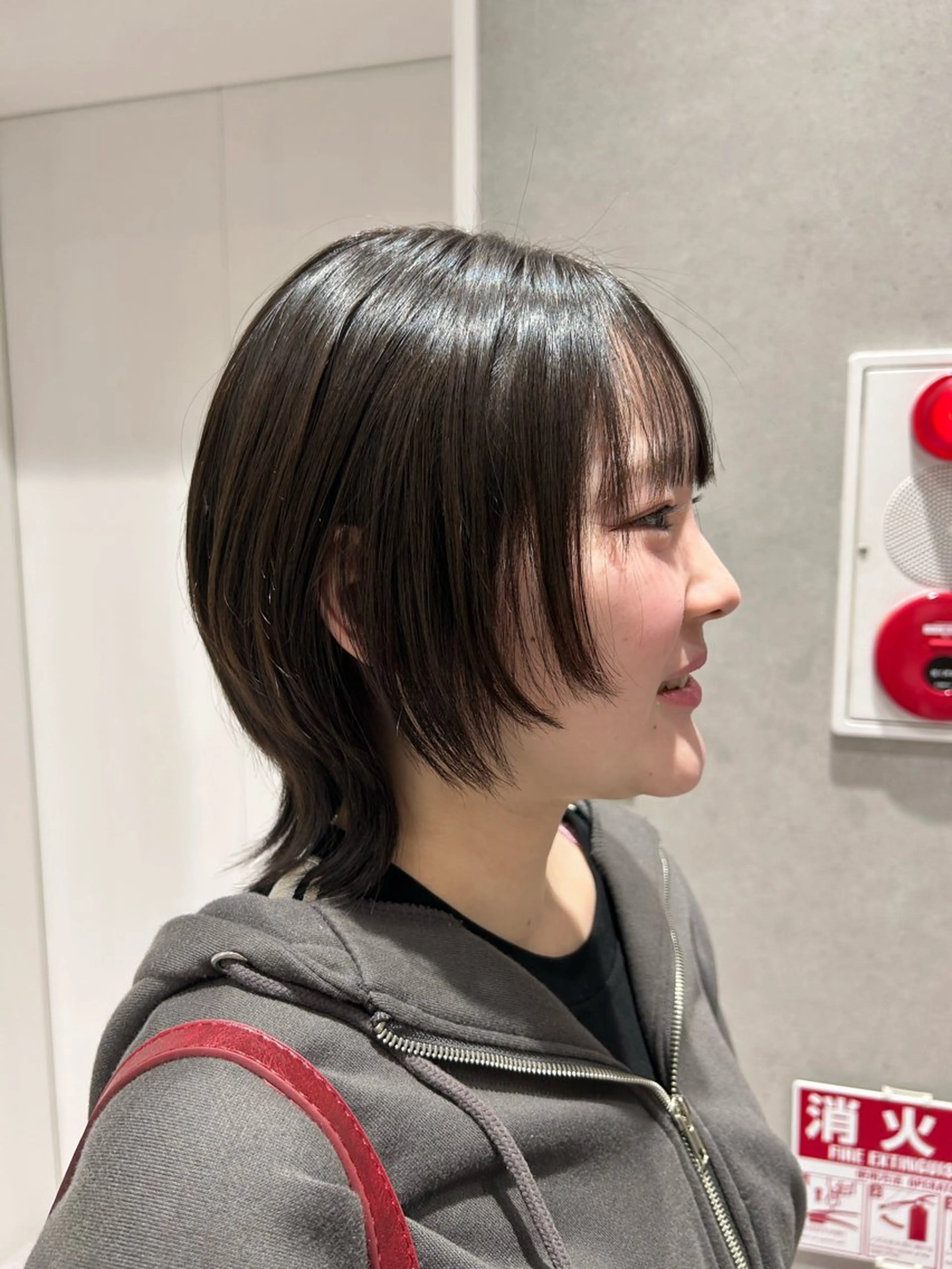 ショート カラー 髪質改善 レイヤーカット ウルフカット ウルフレイヤー カット ヘアカラー 縮毛矯正 SALOWIN 新宿三丁目me+所属・レイヤー/ボブ/ パーマ/HARUKAのヘアスタイル