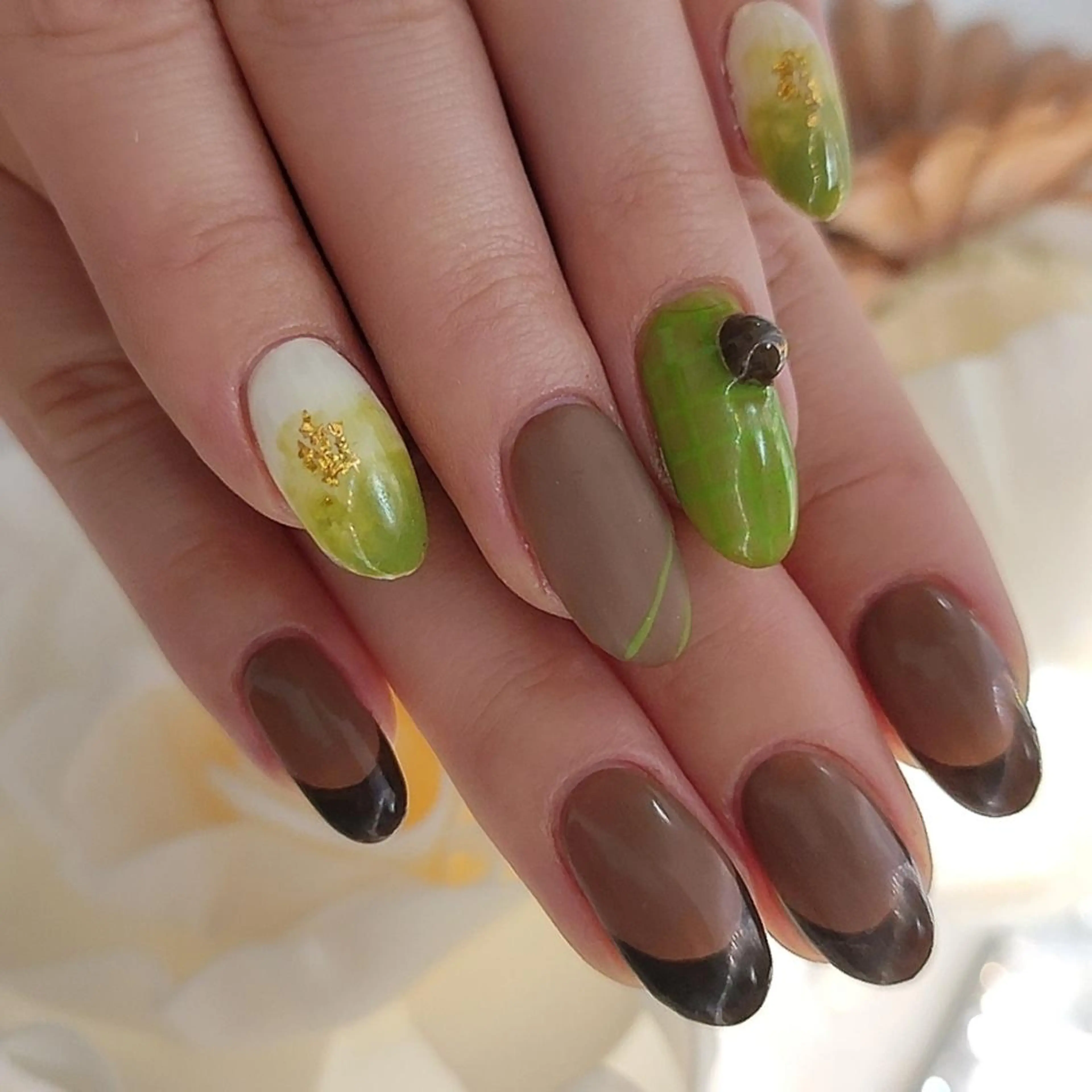 ネイル ハンドネイル RUNWAY 　　の眉毛・アイブロウイメージ