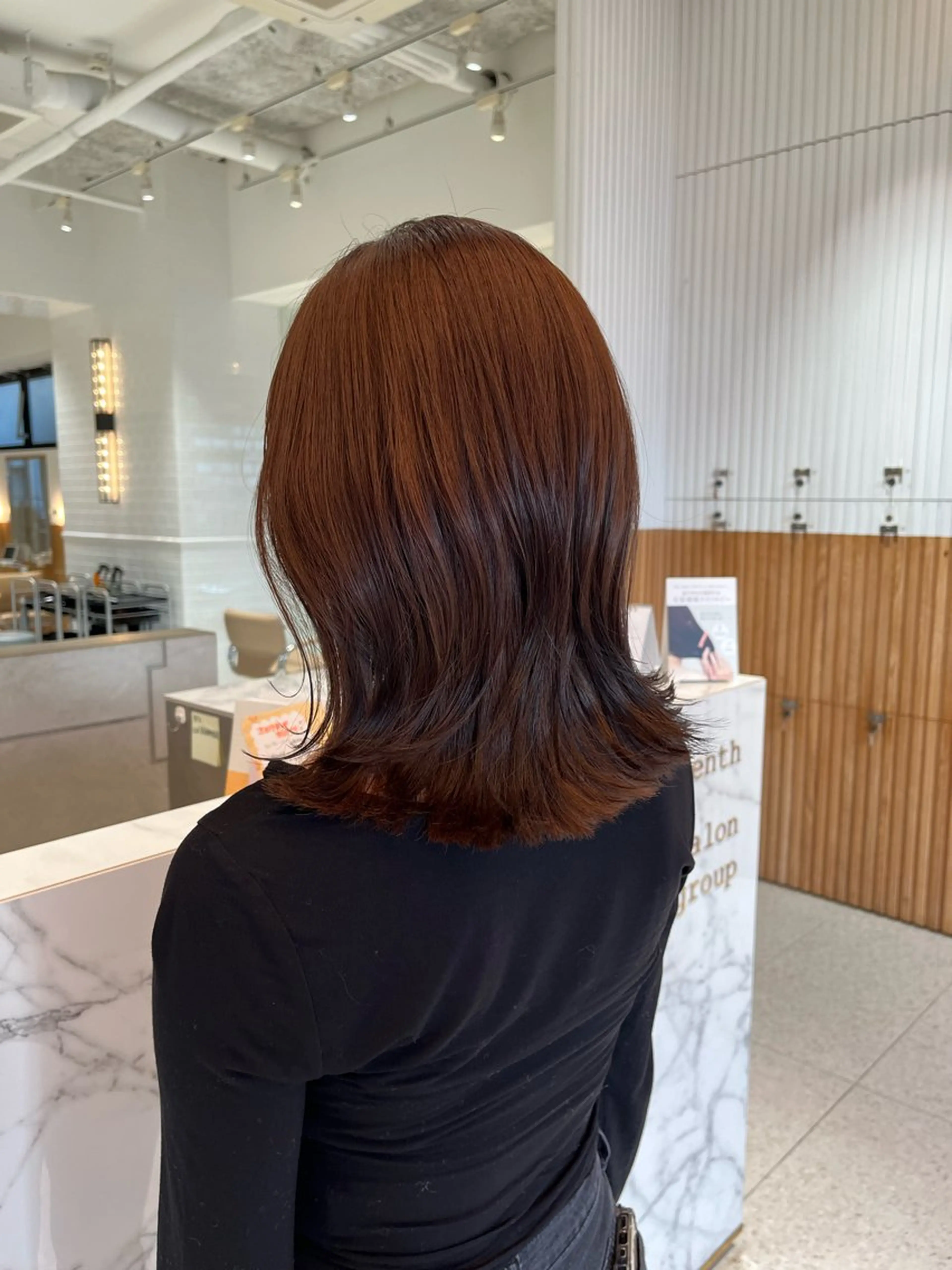 ミディアム くびれヘア レイヤーカット カット haruna .のヘアスタイル