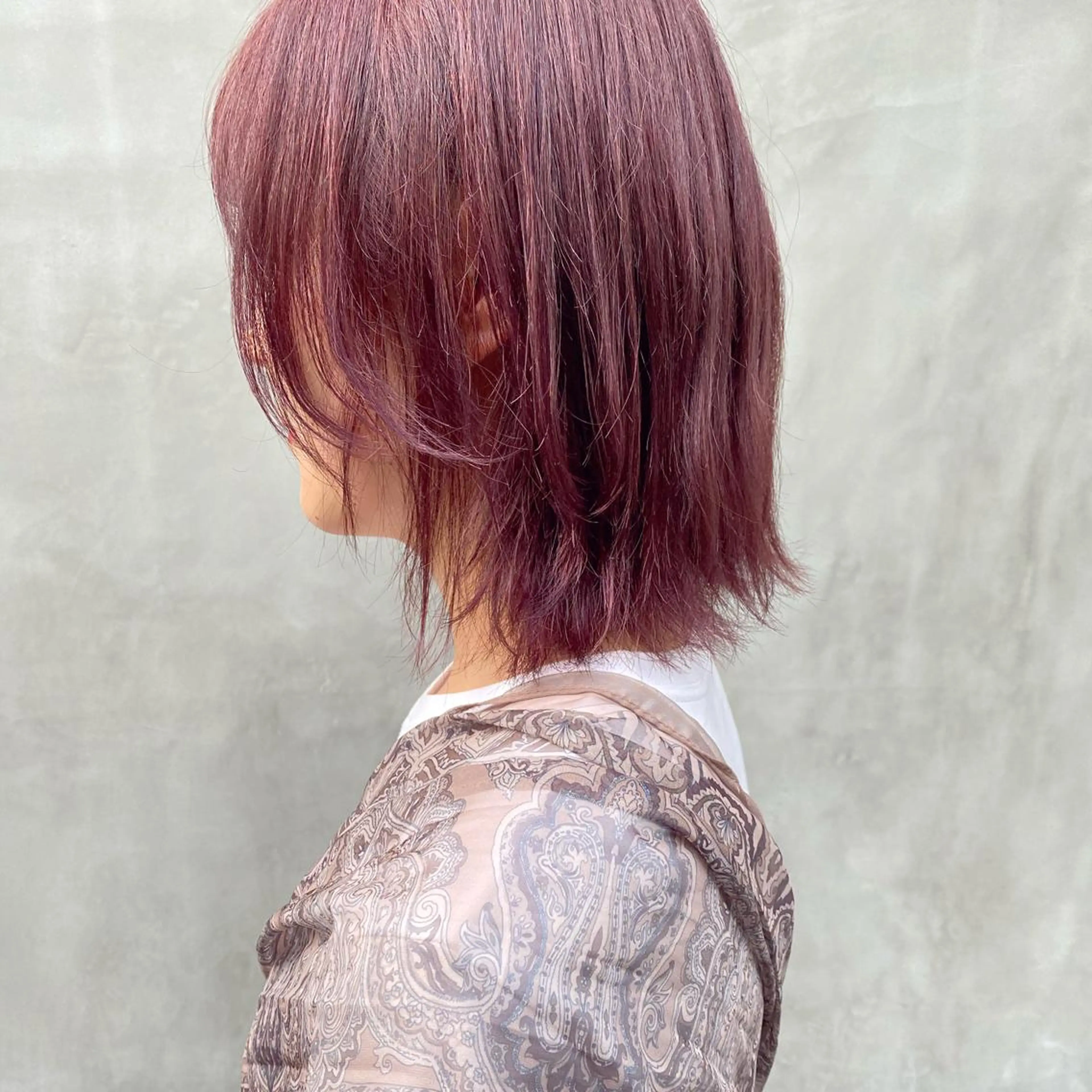 ミディアム カラー パーマ ヘアアレンジ メンズ キッズ ネイル マツエク・マツパ ベージュカラー ピンクカラー ピンクベージュ カラーマツエク レイヤーカット Uil所属・インナーカラー/ KANAのヘアスタイル