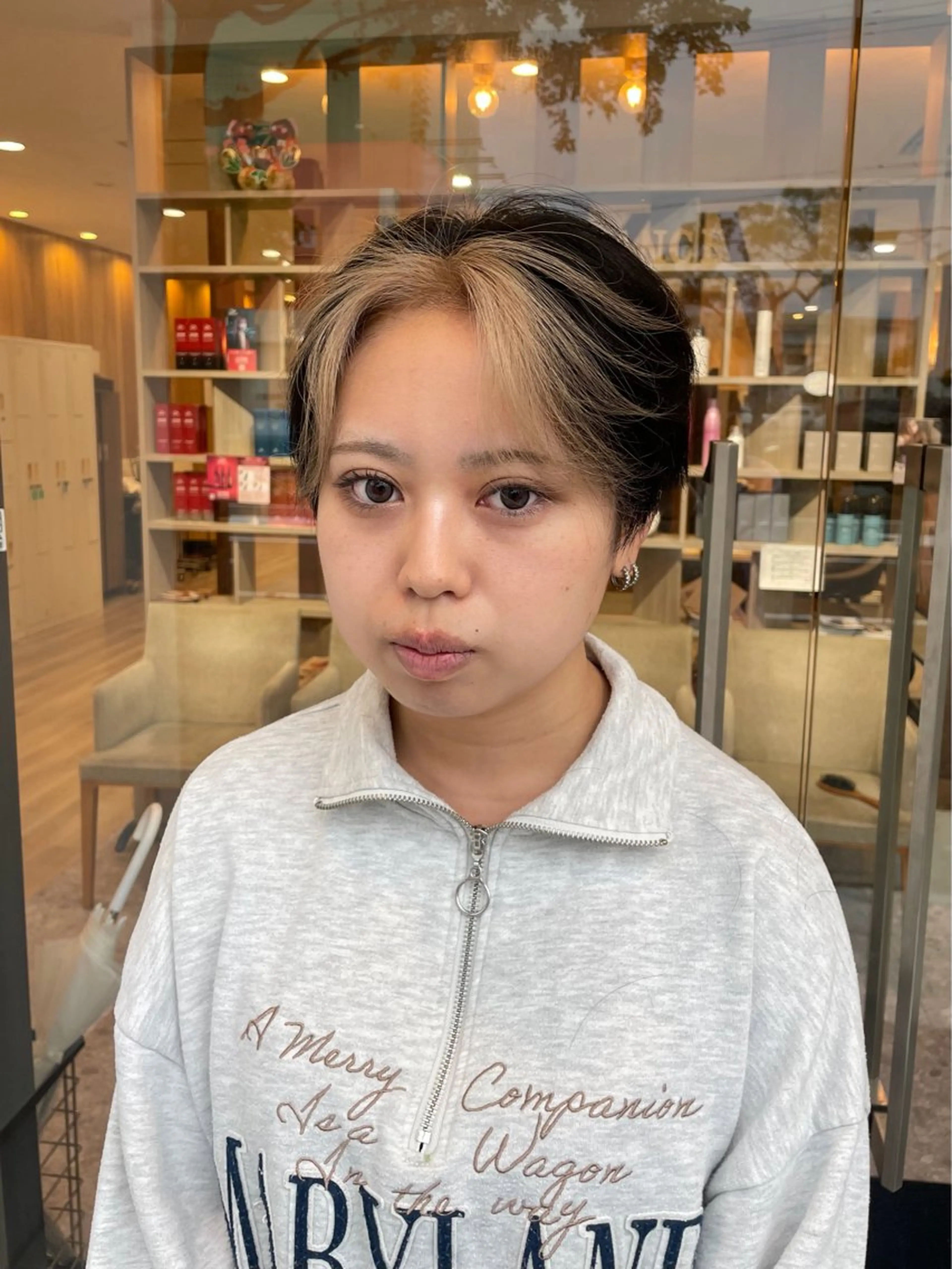 ショート カラー 髪質改善カラー🌈✨ 加藤 愛のヘアスタイル