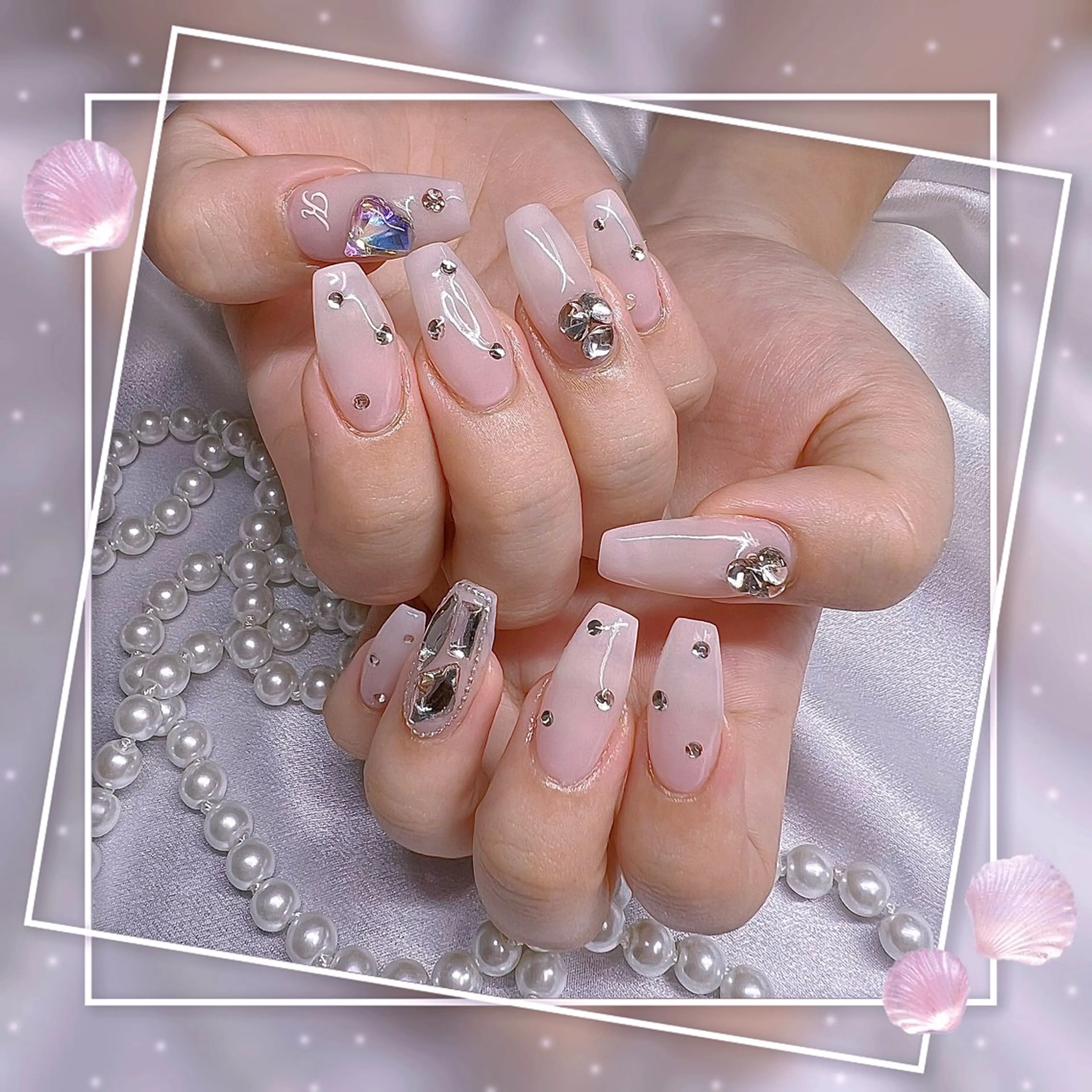 ネイル フレンチネイル グラデーション キラキラネイル 韓国ネイル マグネットネイル Chill Nailsalonのネイルデザイン