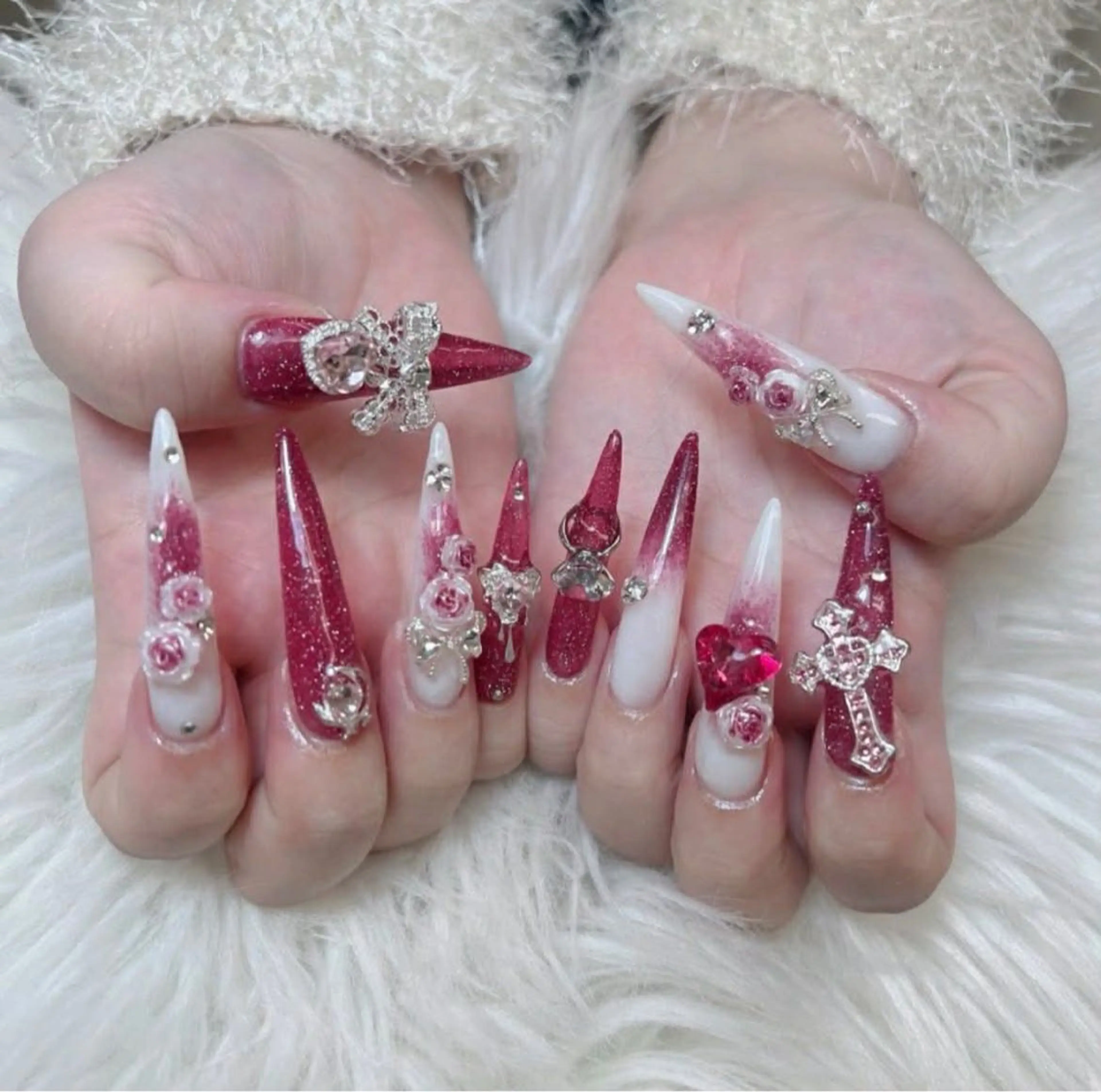 ネイル アートネイル オーロラネイル チークネイル 長さ出し フットネイル ハンドネイル ハンドケア Mio_ Noiranailのネイルデザイン