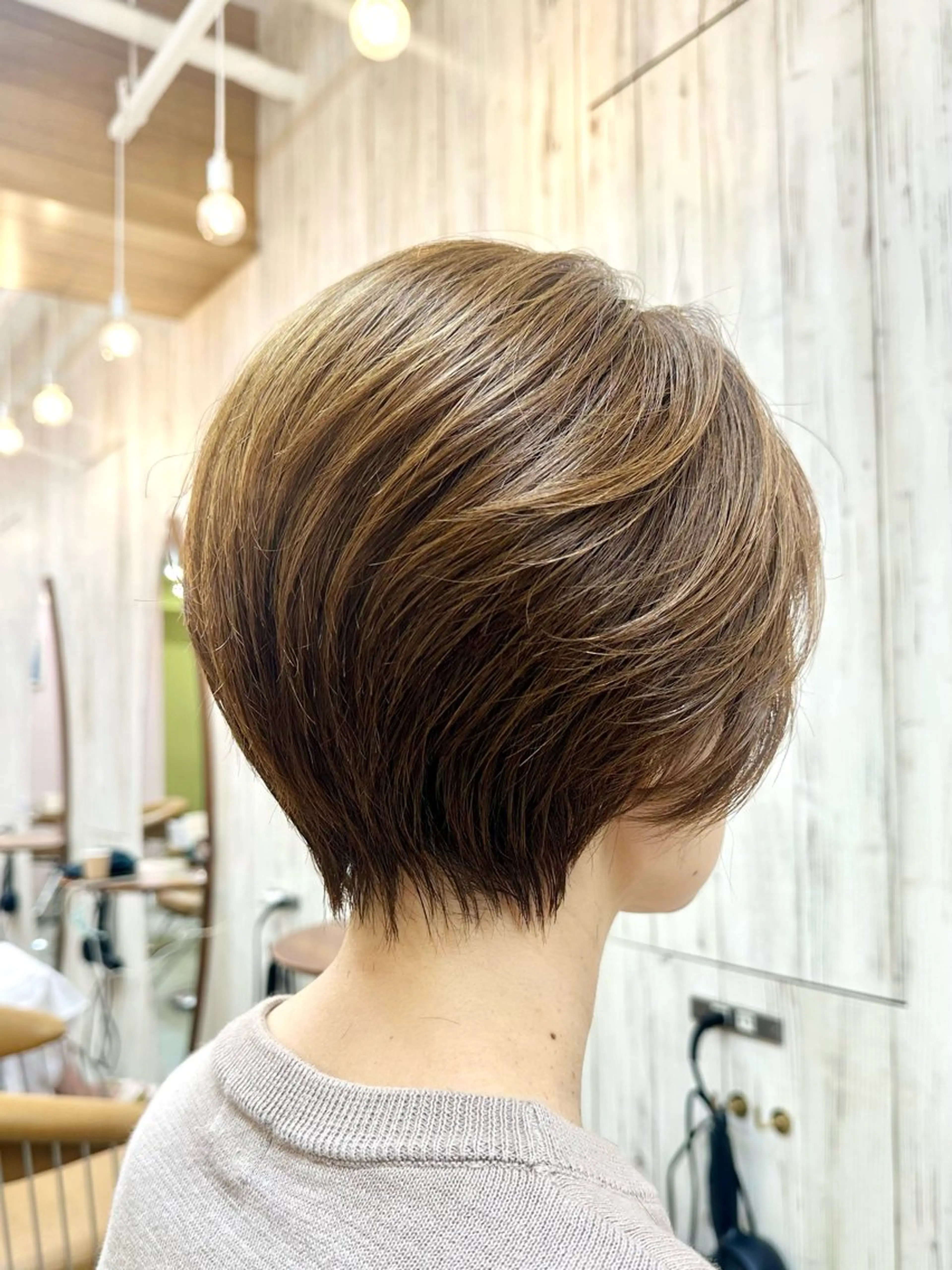 ショート カラー カット ヘアカラー トリートメント 縮毛矯正/髪質改善 /ボブ/ともきのヘアスタイル