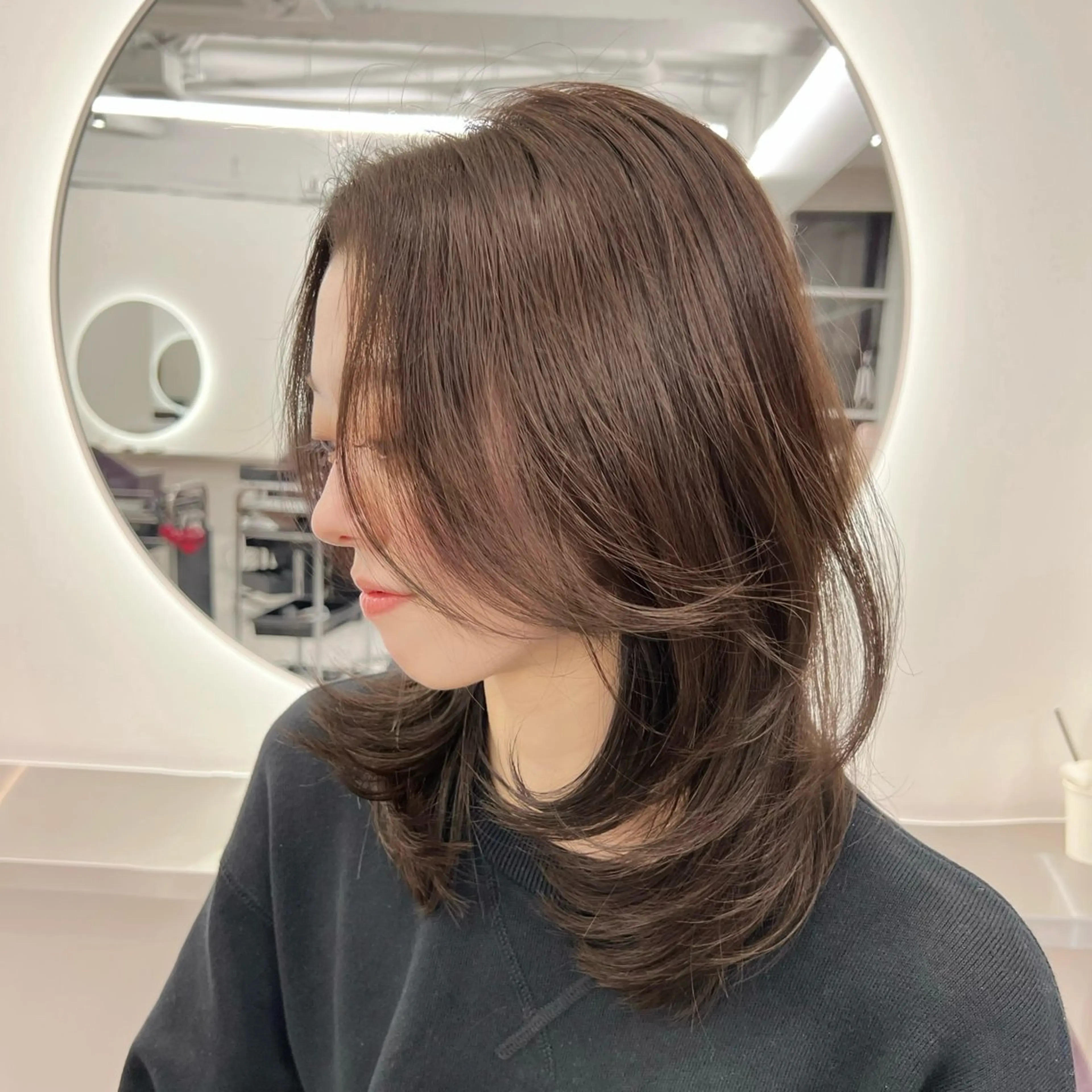 ミディアム カラー ミディアムレイヤー レイヤーカット カット ヘアカラー トリートメント ヘアセット 韓国ヘア/透明感 カラー🤍yukaのヘアスタイル