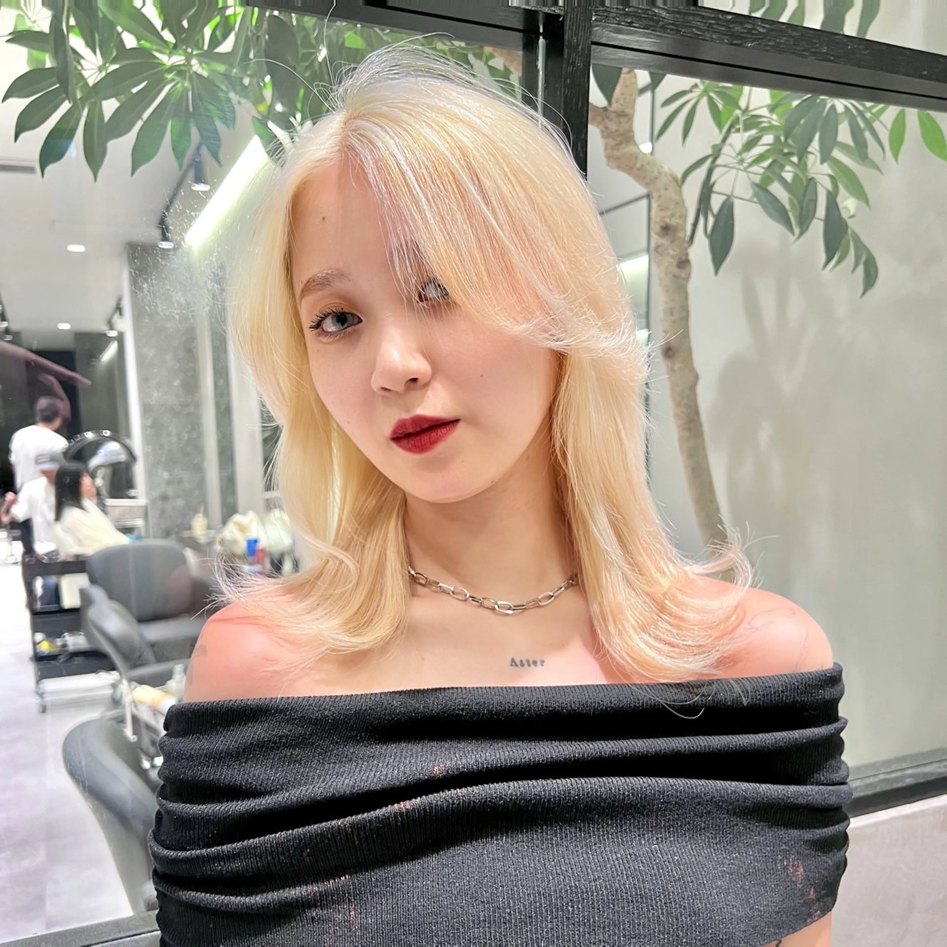 《高発色&淡い色が好きな方》レイヤーカット+ブリーチ2回&最高級カラー+トリートメントの写真