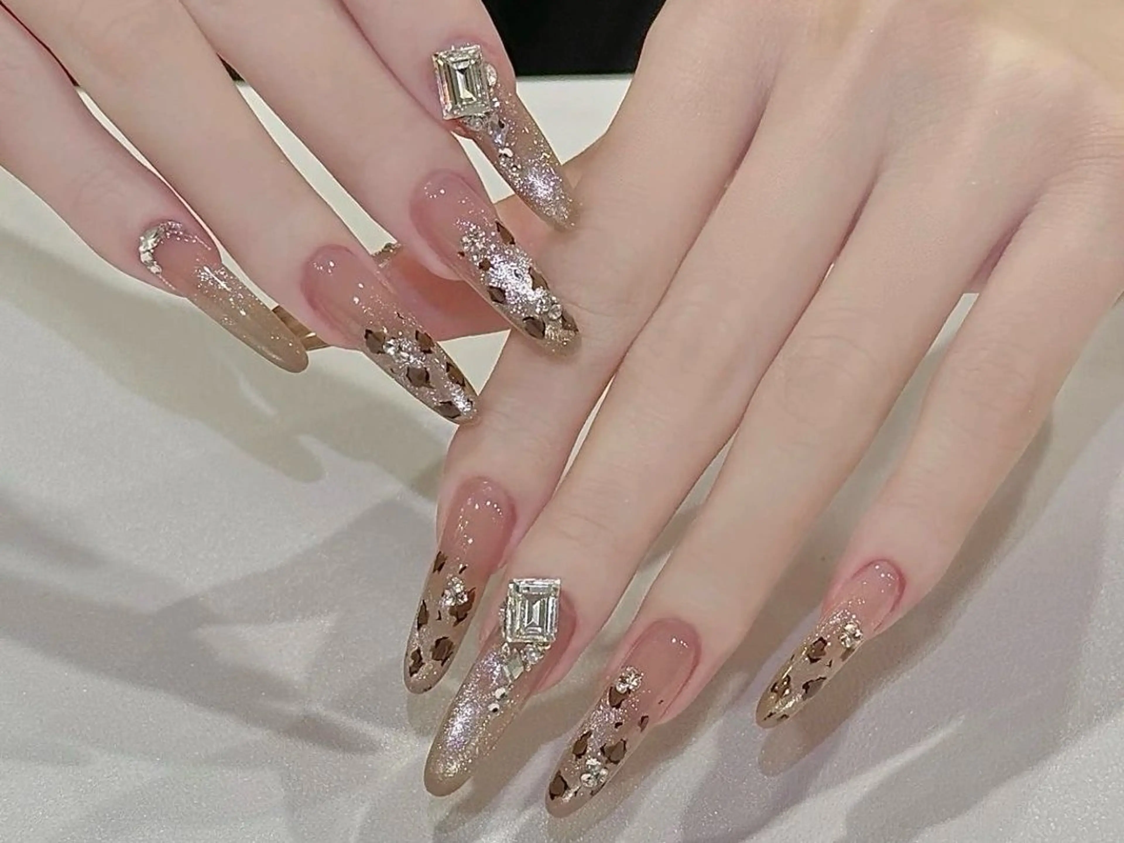 ネイル アートネイル フレンチネイル ジェルネイル キラキラネイル 韓国ネイル ハンドネイル ハンドケア Nova Nail Nambaのネイルデザイン