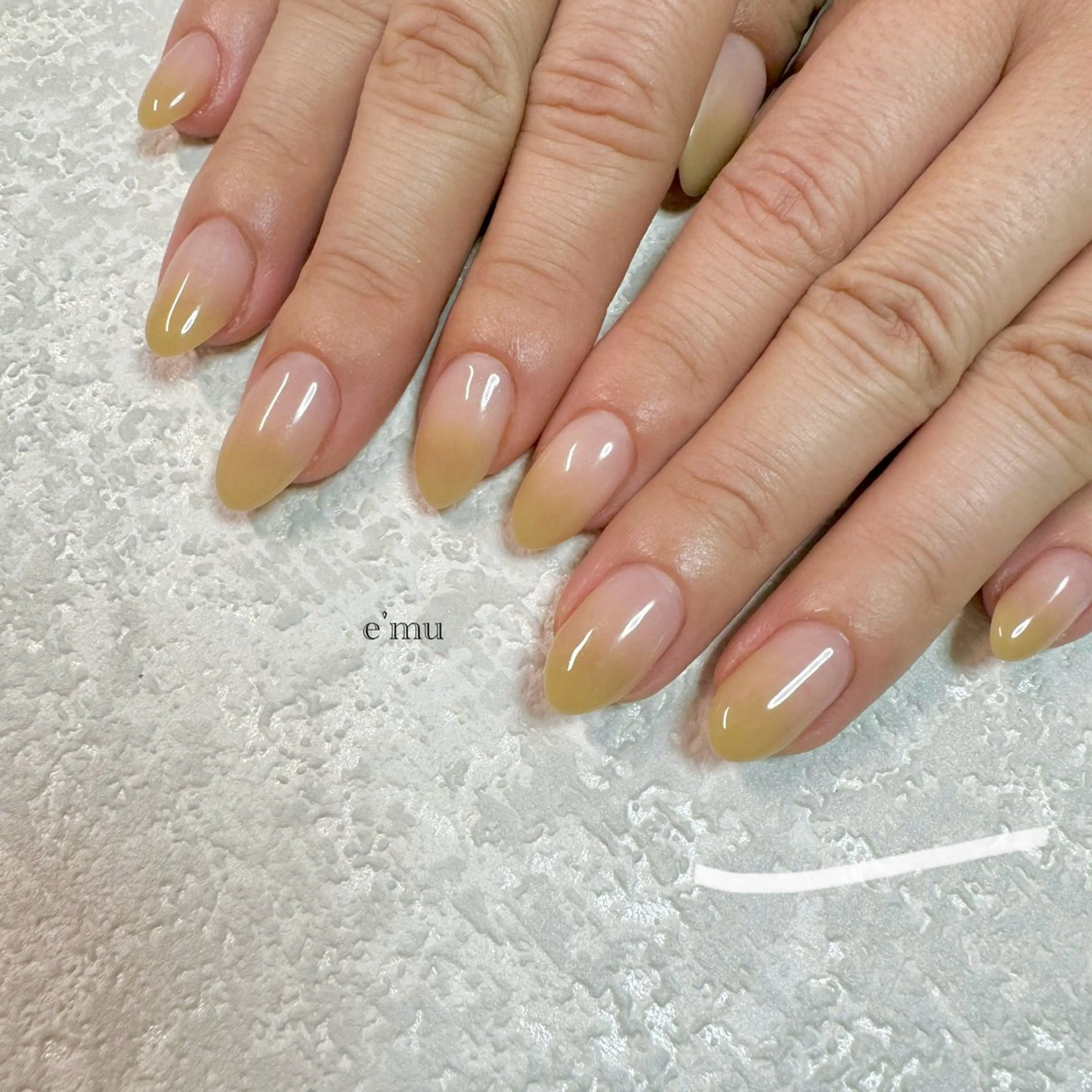 ネイル グラデーション nail salon e'mu💐のネイルデザイン