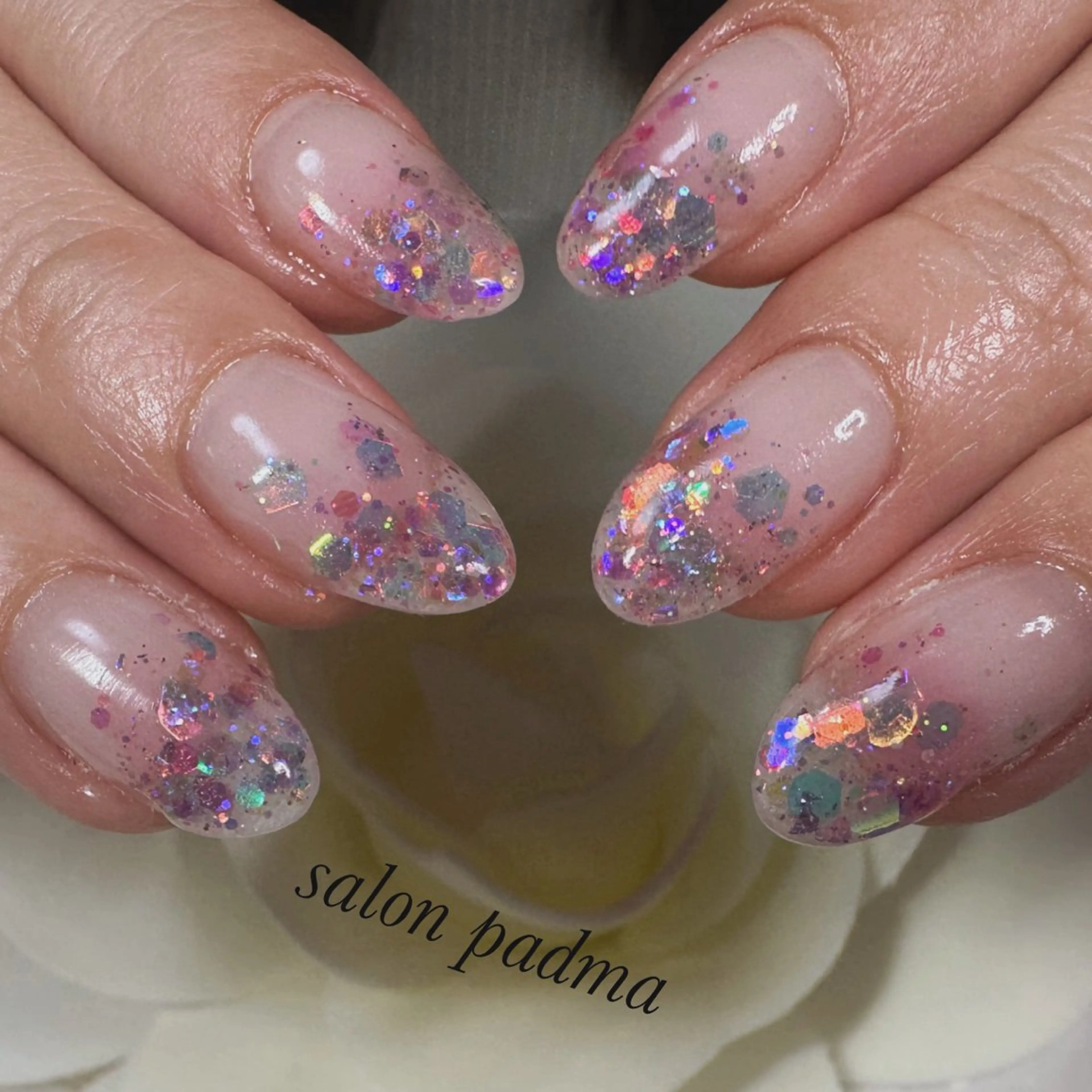 ネイル グラデーション ラメ(グリッター) ラメグラデーション ハンドネイル solon padma所属・PADMA ビューティーサロンのネイルデザイン