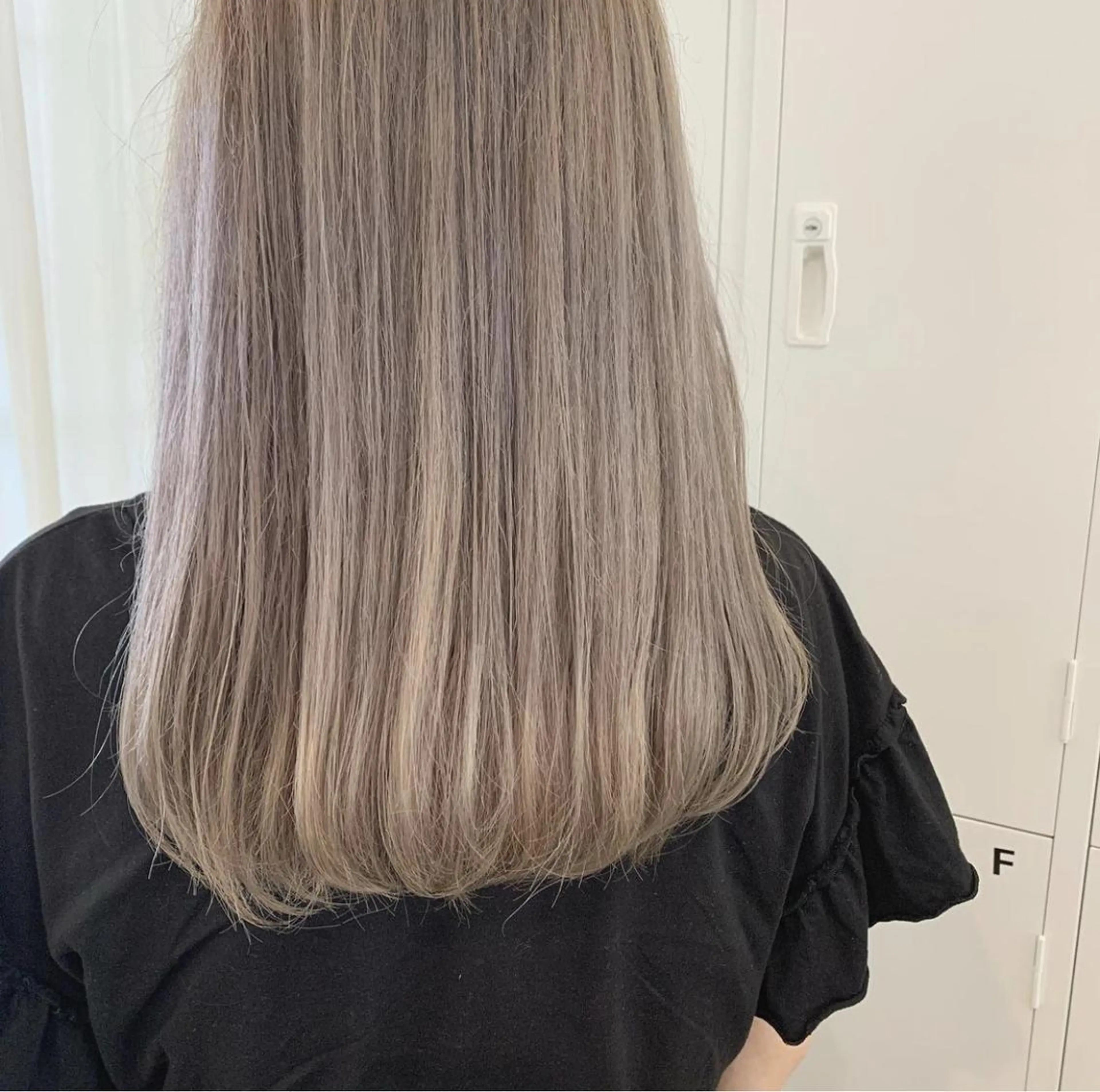 ミディアム パーマ カラー ショートボブ ミディアムパーマ アディクシーカラー ブリーチ ケアブリーチ ヘアカラー CEINE OURのヘアスタイル