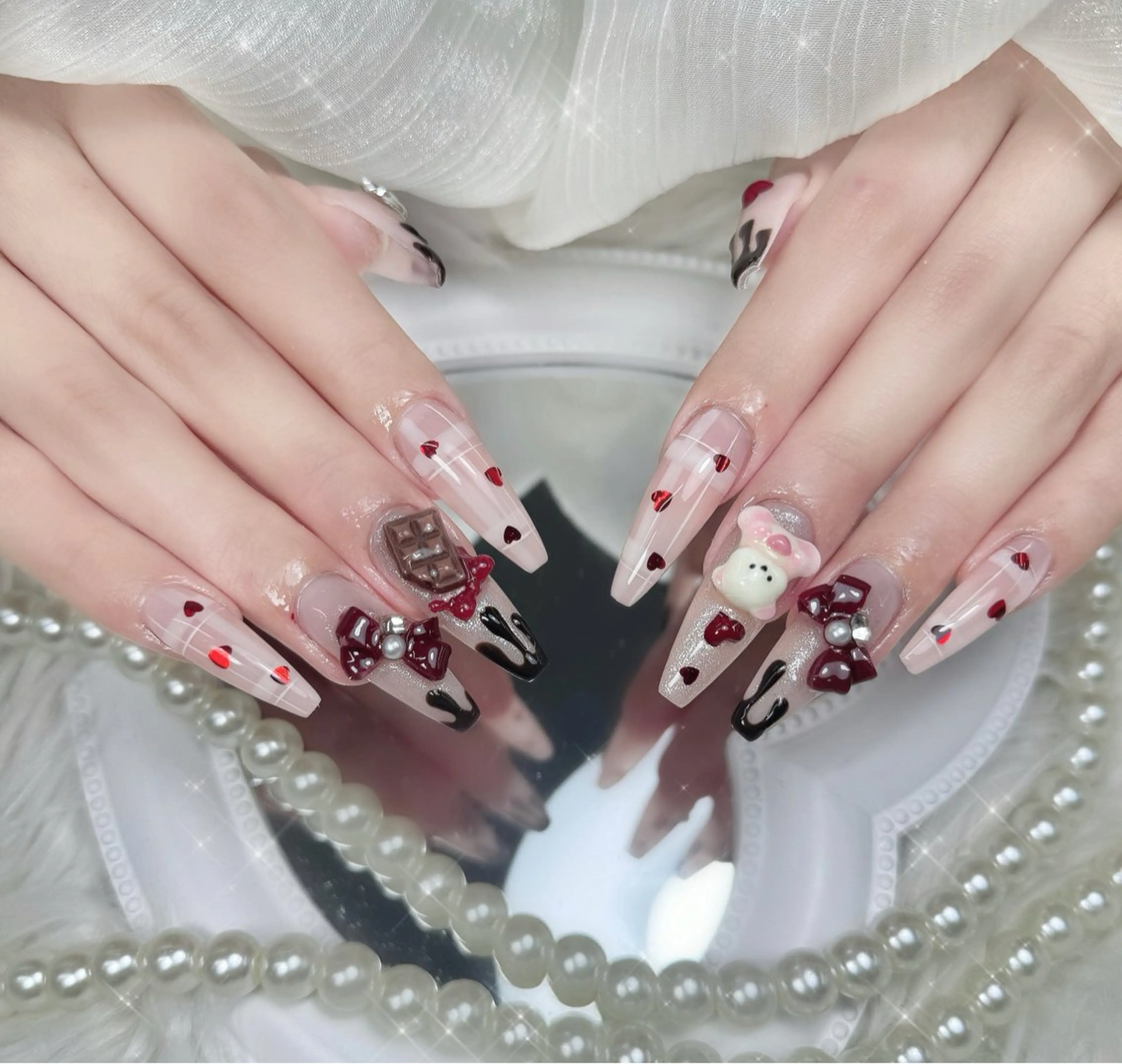 ネイル ピンク 赤色 ハンドネイル ハンドケア 🌸Hana 🌸のネイルデザイン