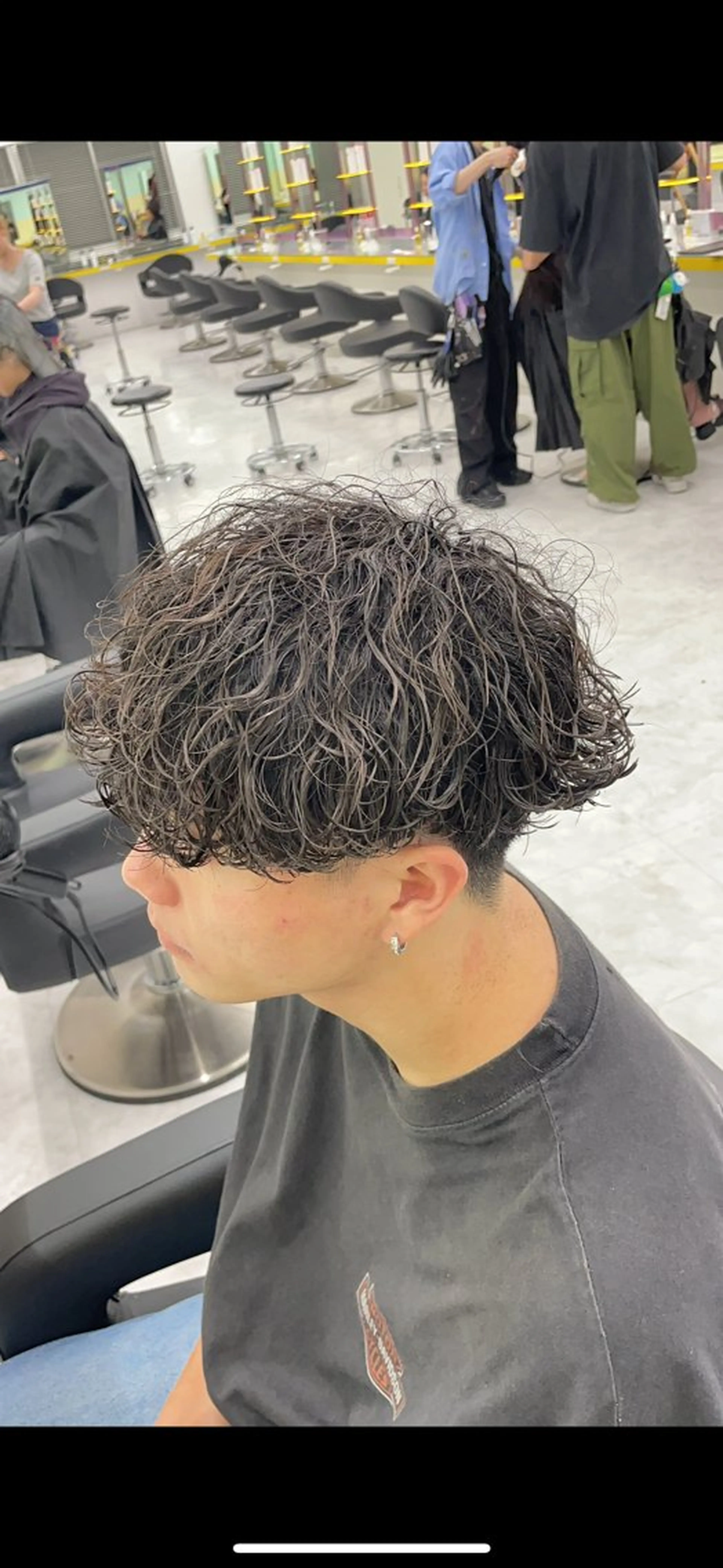 ショート パーマ ヘアアレンジ メンズ マッシュ メンズパーマ ツーブロック 波巻きパーマ 顔まわりカット の達人のヘアスタイル
