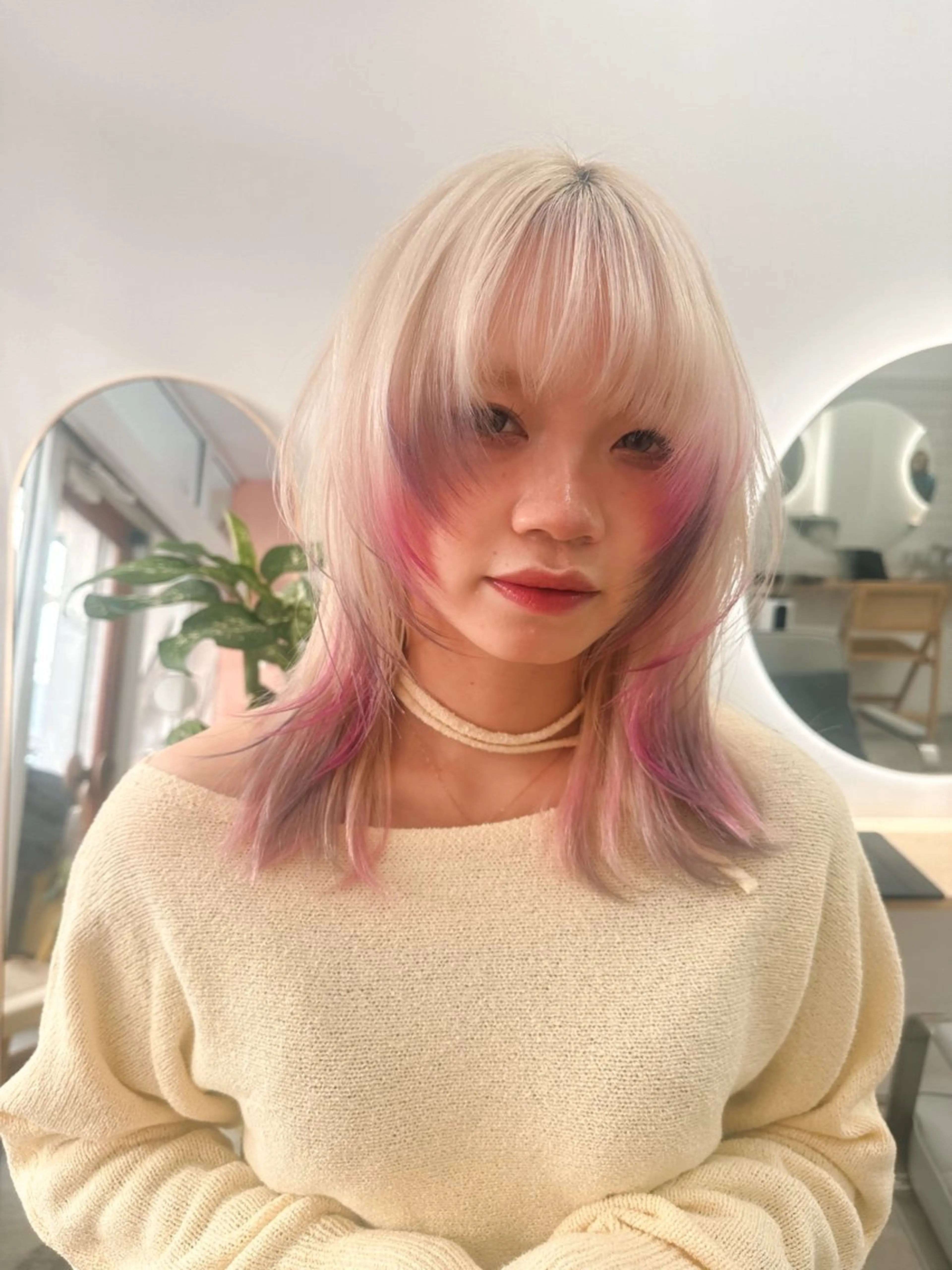 ミディアム カラー ミディアムレイヤー デザインカラー レイヤーカット ウルフカット カット ヘアカラー トリートメント レイヤー/ウルフ/ ハッシュカット/ダイのヘアスタイル