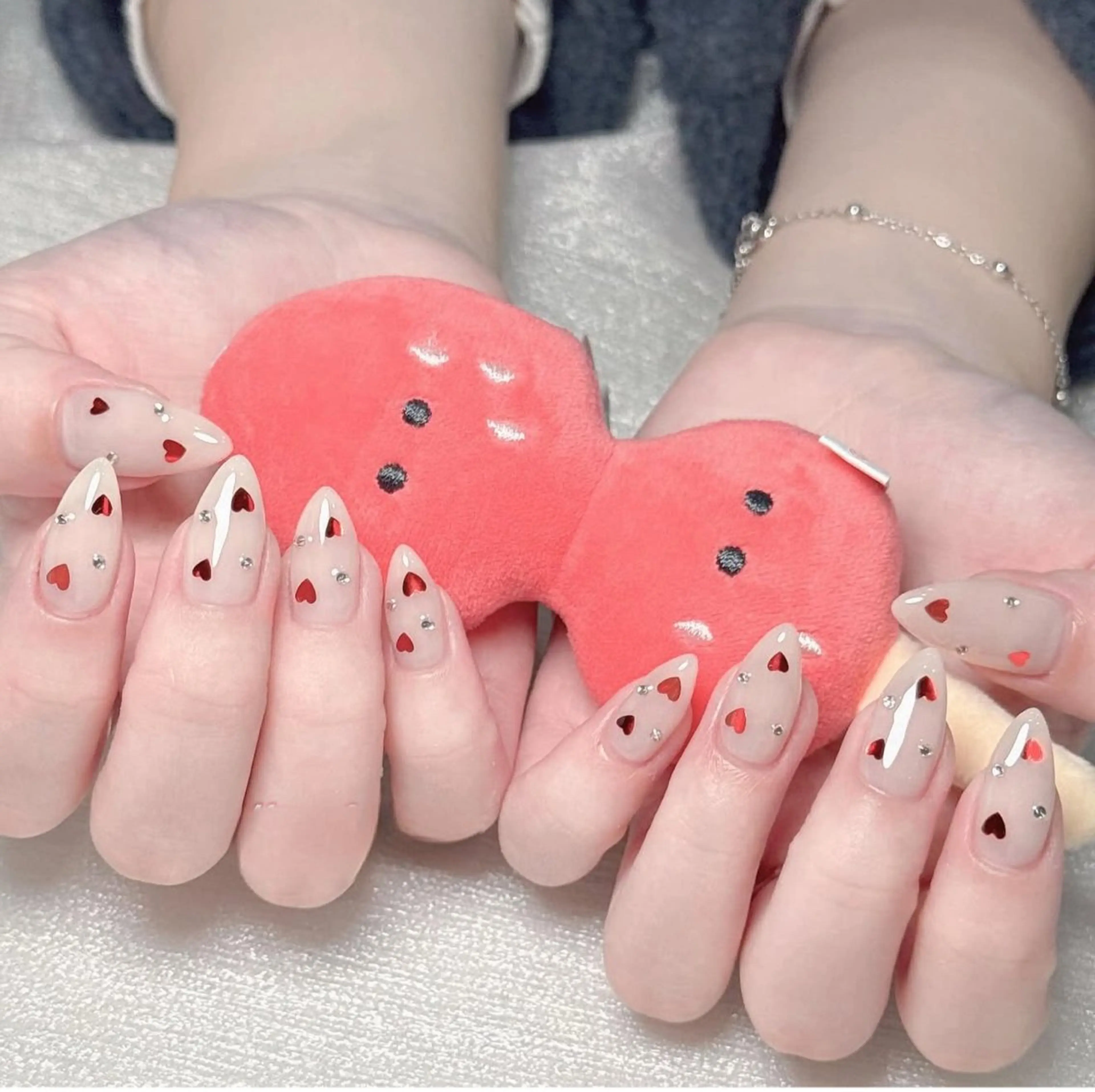 ネイル アニマル柄 オーロラネイル チークネイル フラッシュネイル ジェルネイル ハンドネイル Tira Nailのネイルデザイン