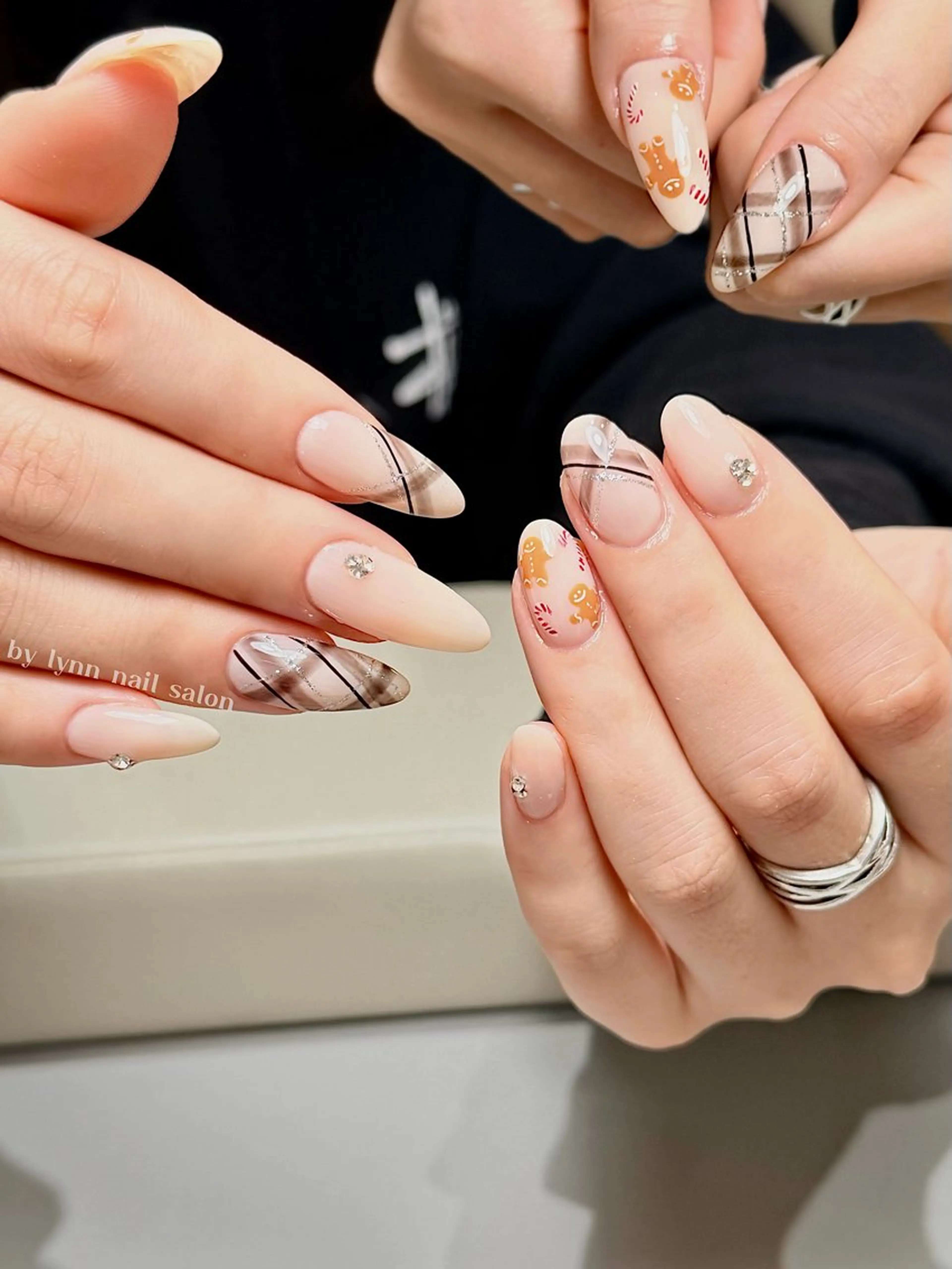 ネイル フットネイル フレンチネイル グラデーション ハート 氷ネイル・うるうるネイル ハンドネイル Lynn_ Nailのネイルデザイン