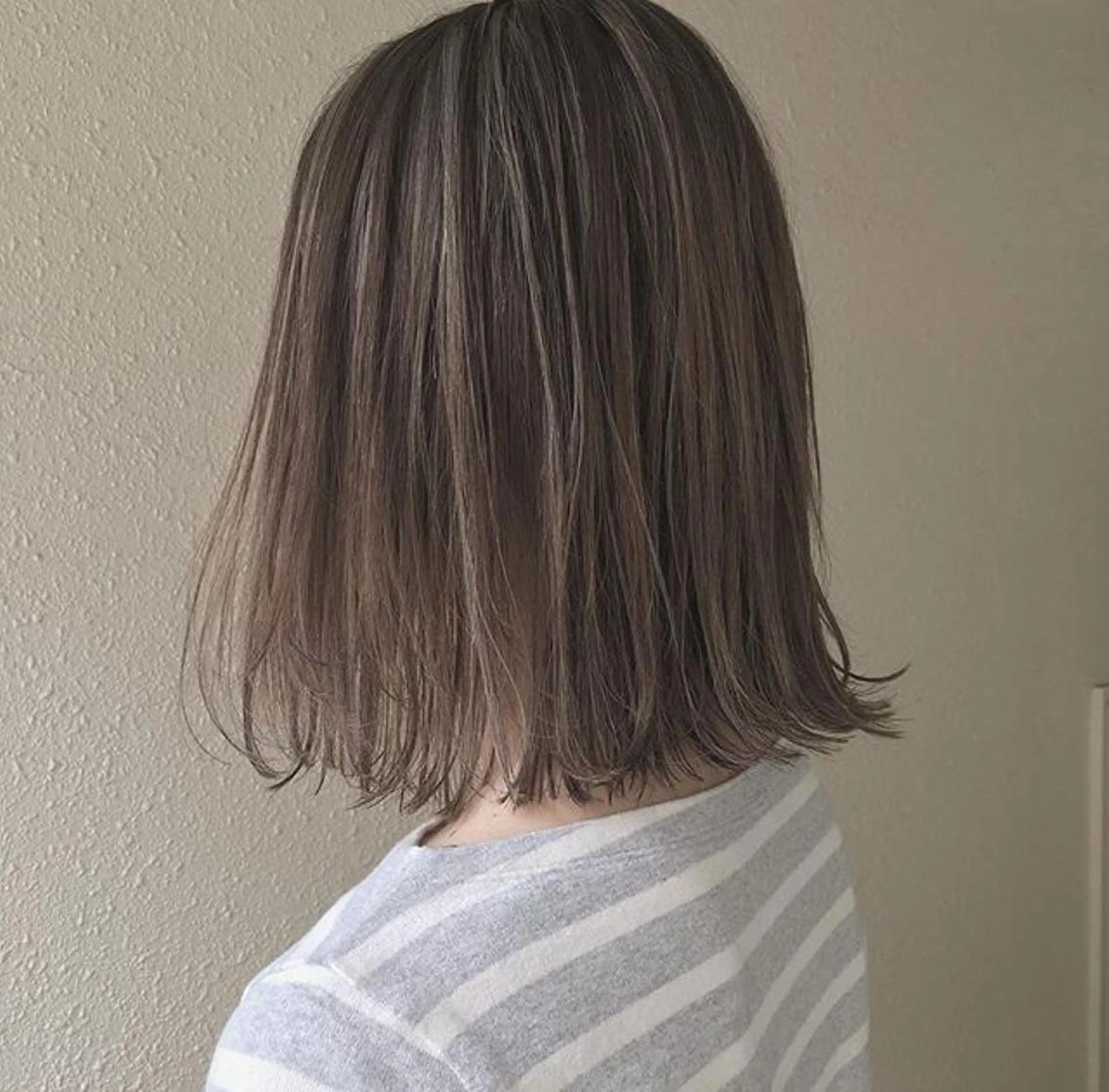 セミロング カラー RINA🧤 デザインとボブのヘアスタイル