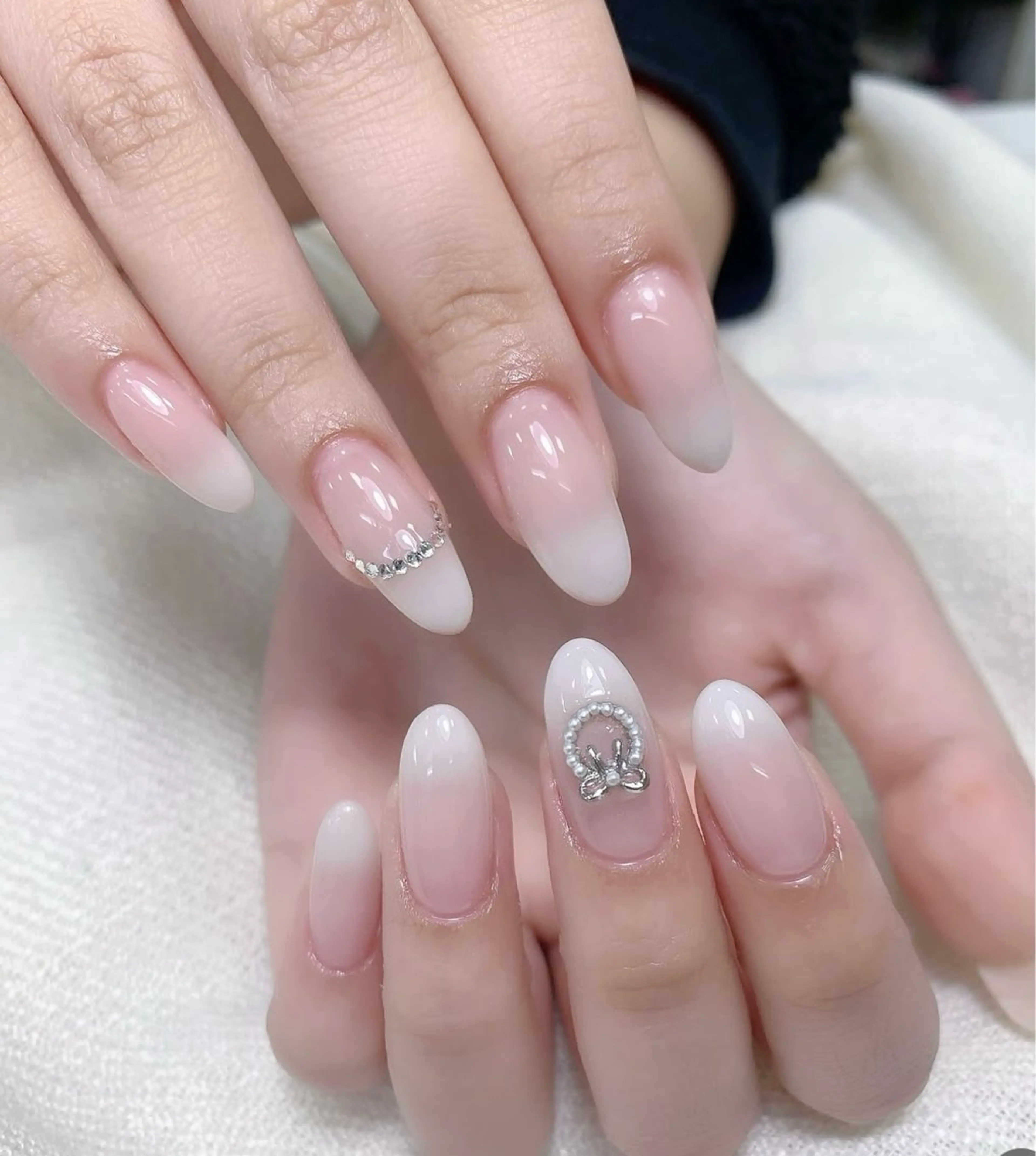 ネイル オーロラネイル 長さ出し フットネイル フレンチネイル ジェルネイル ハンドネイル sora ❄️のネイルデザイン