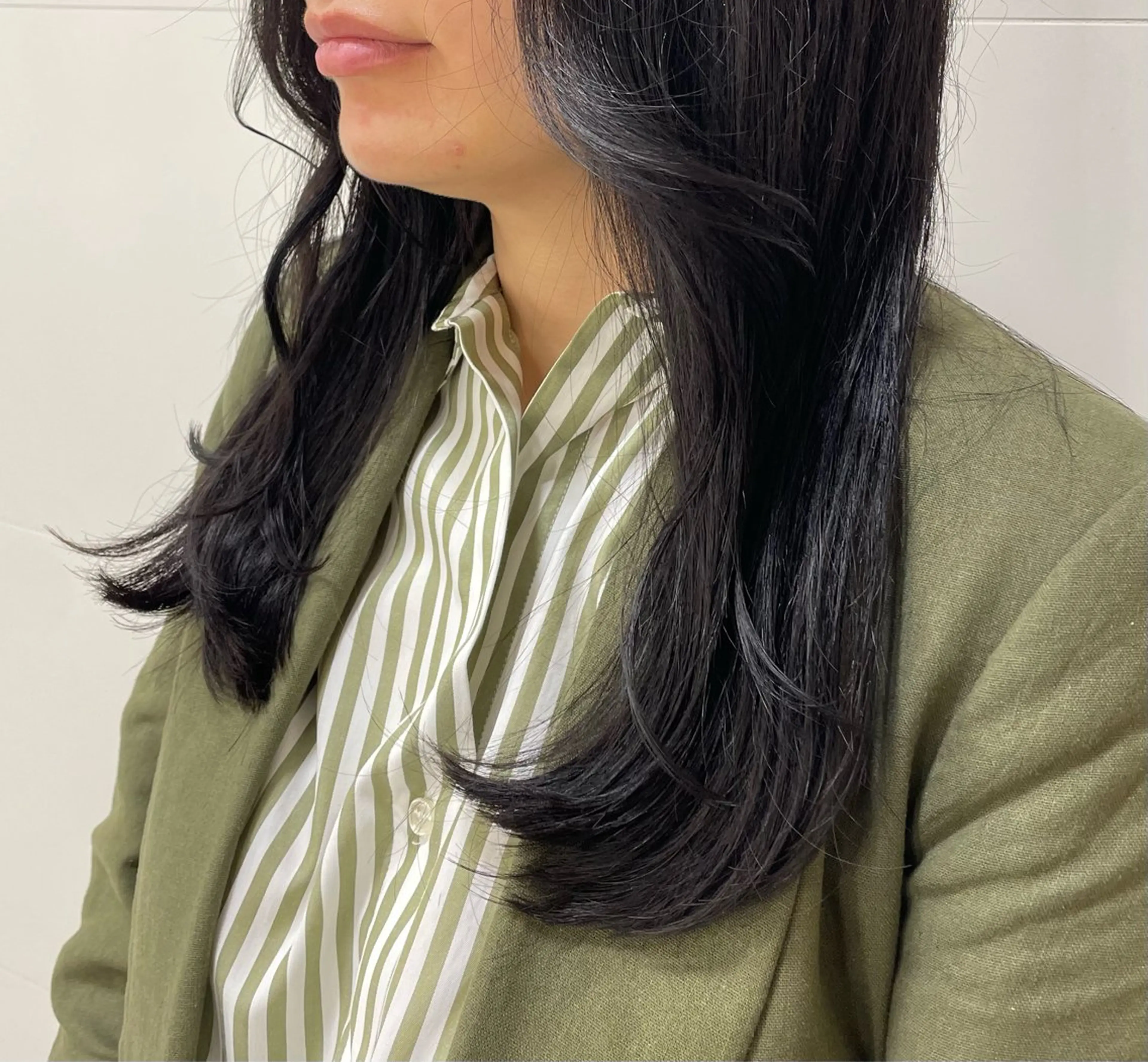 セミロング レイヤーカット 稲吉 由莉穂のヘアスタイル