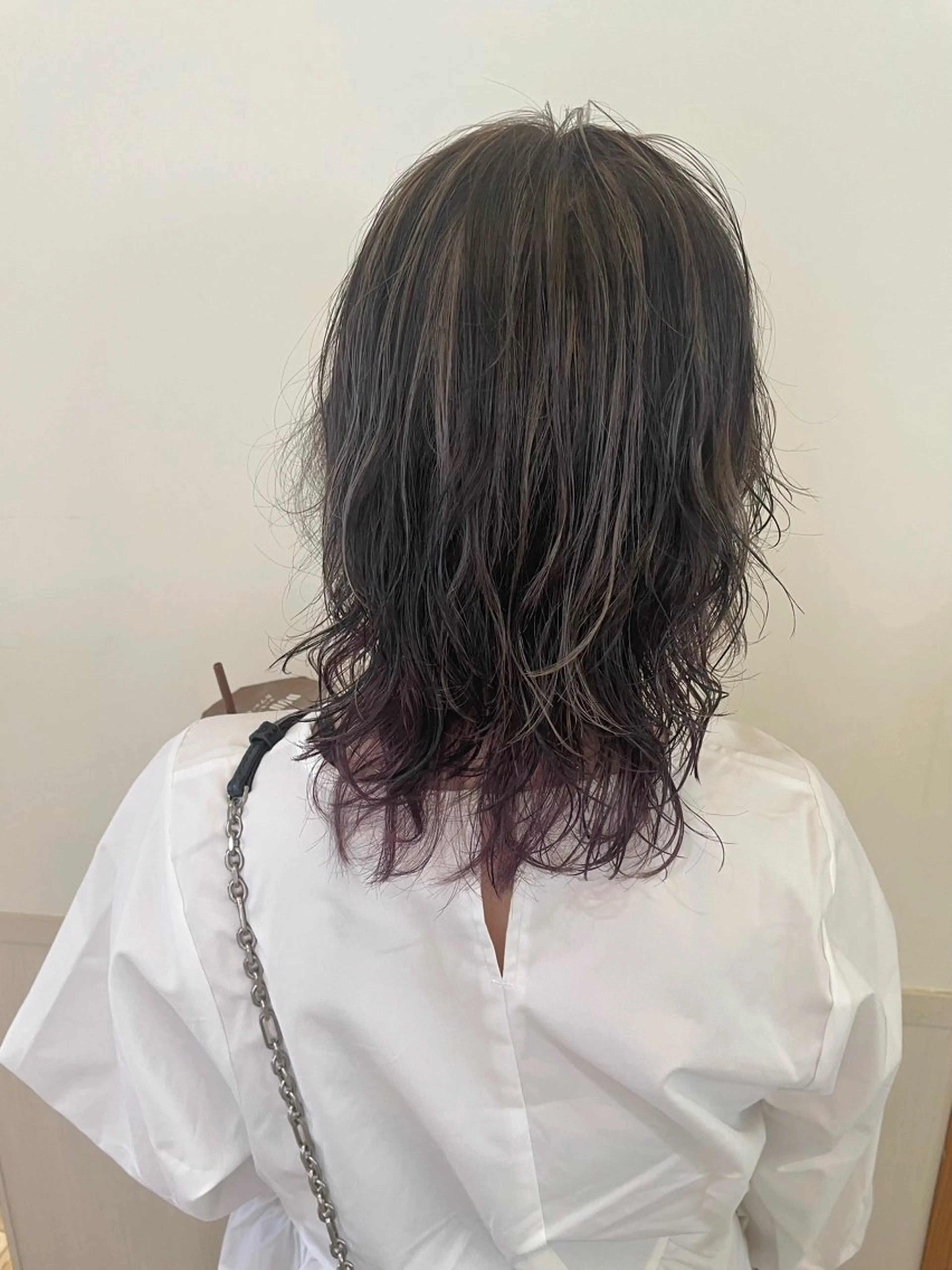 ミディアム カラー パーマ カット ヘアカラー パーマ 🐺ウルフ/レイヤー 似合わせ‎🤍沙羅のヘアスタイル