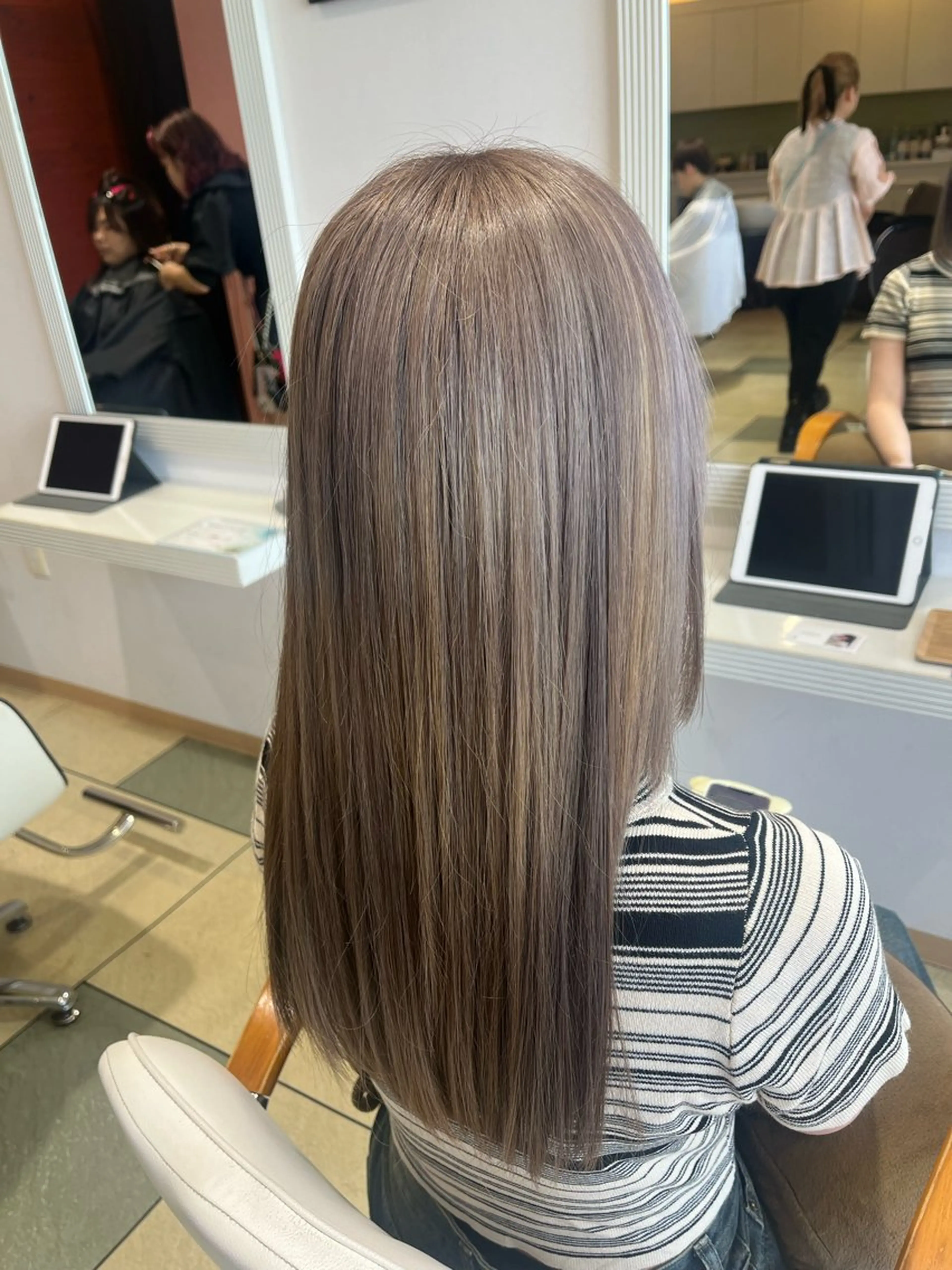 ロング カラー カット ヘアカラー トリートメント ベージュカラー⌇﻿ くびれヘア.𐙚心音のヘアスタイル