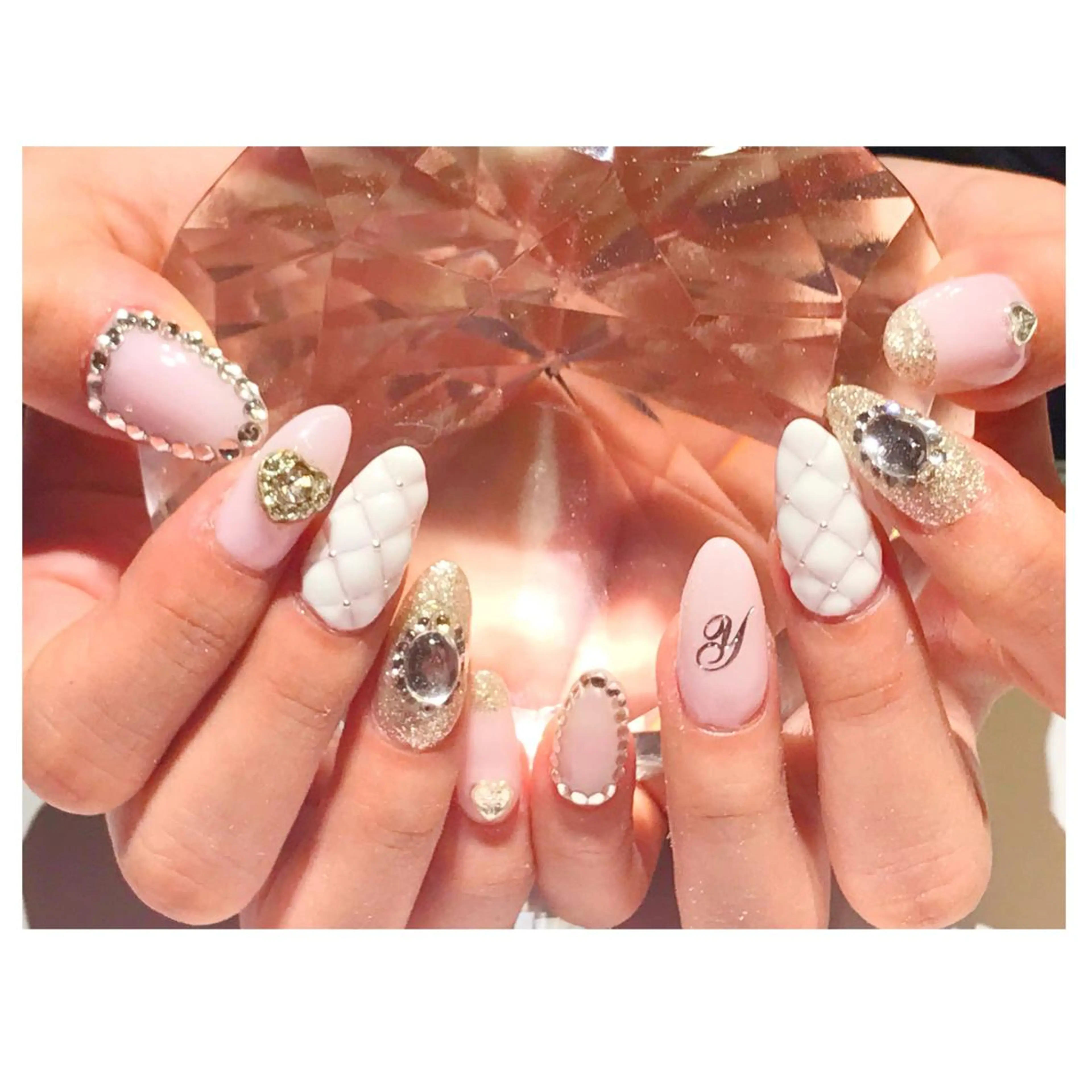ネイル ジェルネイル スカルプネイル ストーンネイル YUN 💅のネイルデザイン