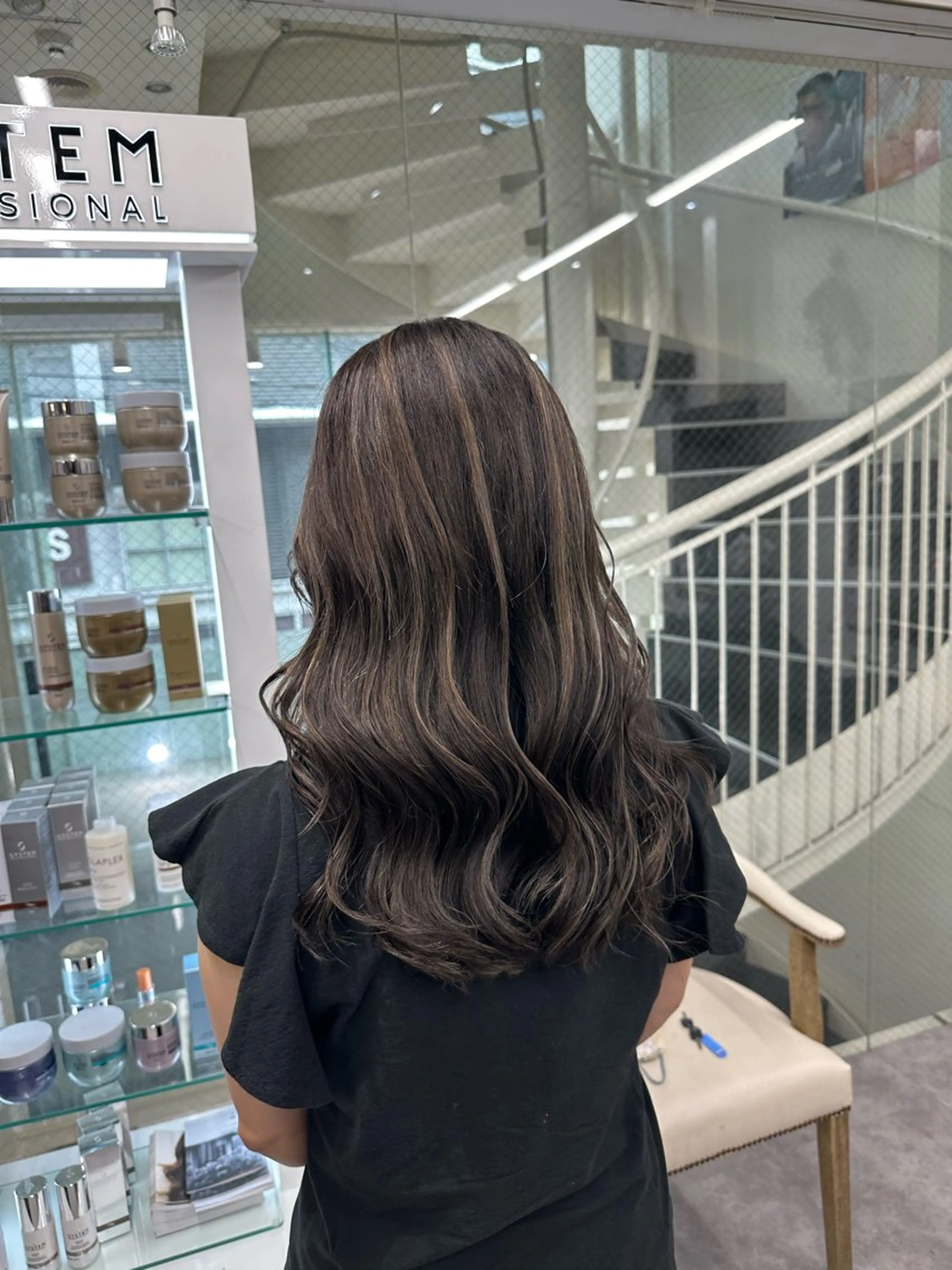 セミロング カラー ヘアアレンジ ヘアカラー トリートメント 久米 治仁のヘアスタイル