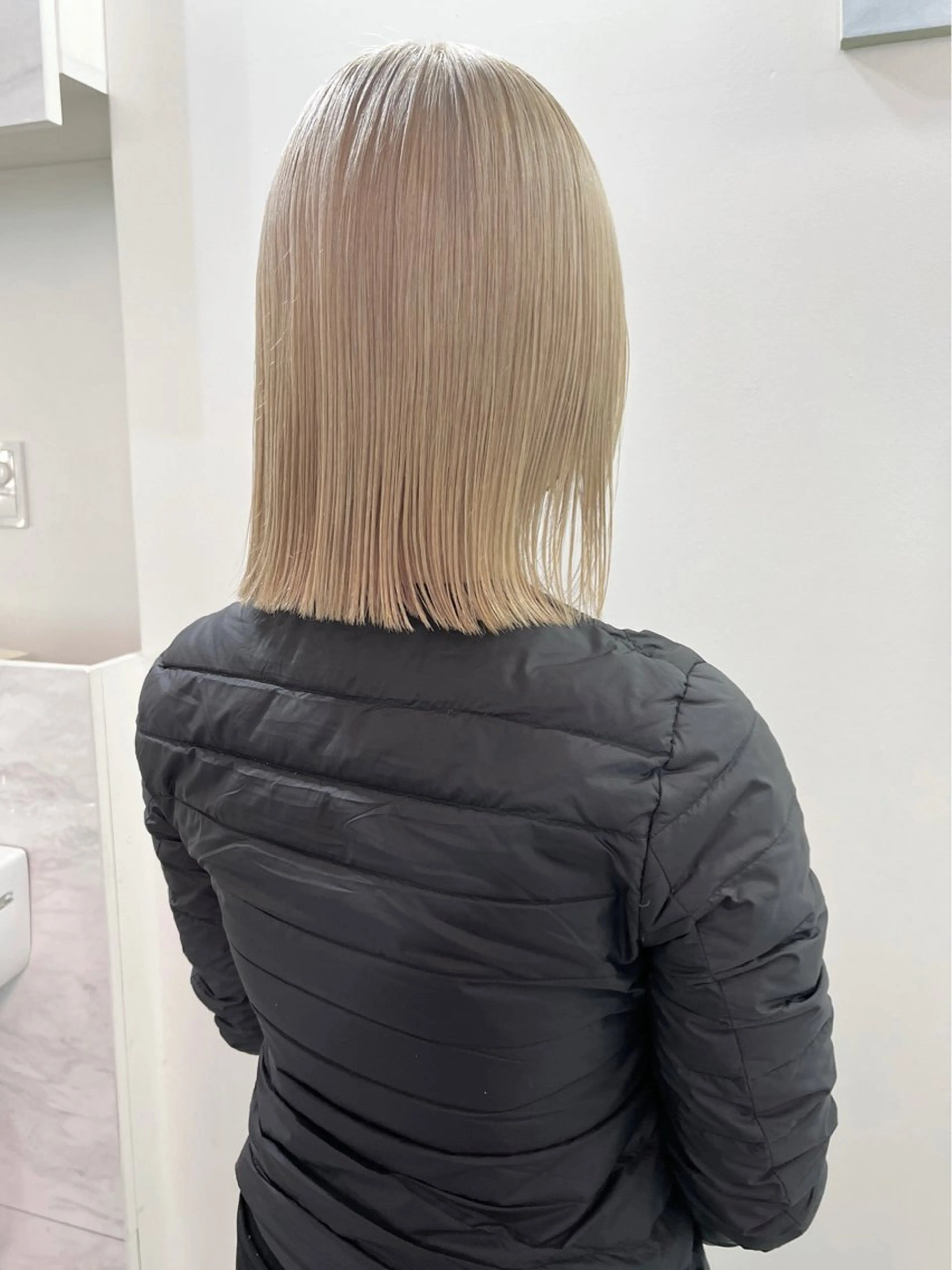 ミディアム カラー カット ヘアカラー トリートメント ヘアセット ハイトーン/レイヤー ハッシュカット/牧原のヘアスタイル