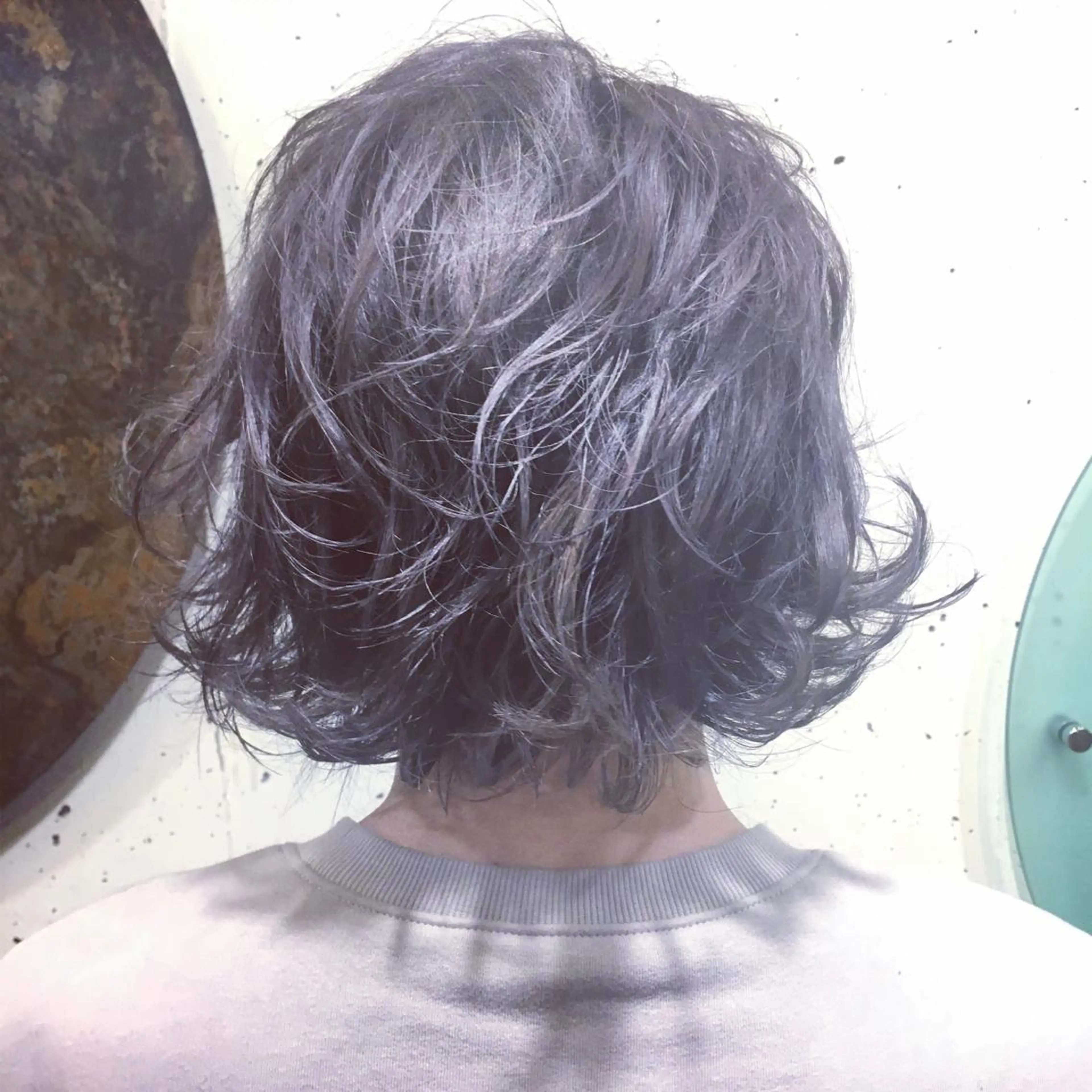 カラー シルバー ゴーズゴー マドカのヘアスタイル