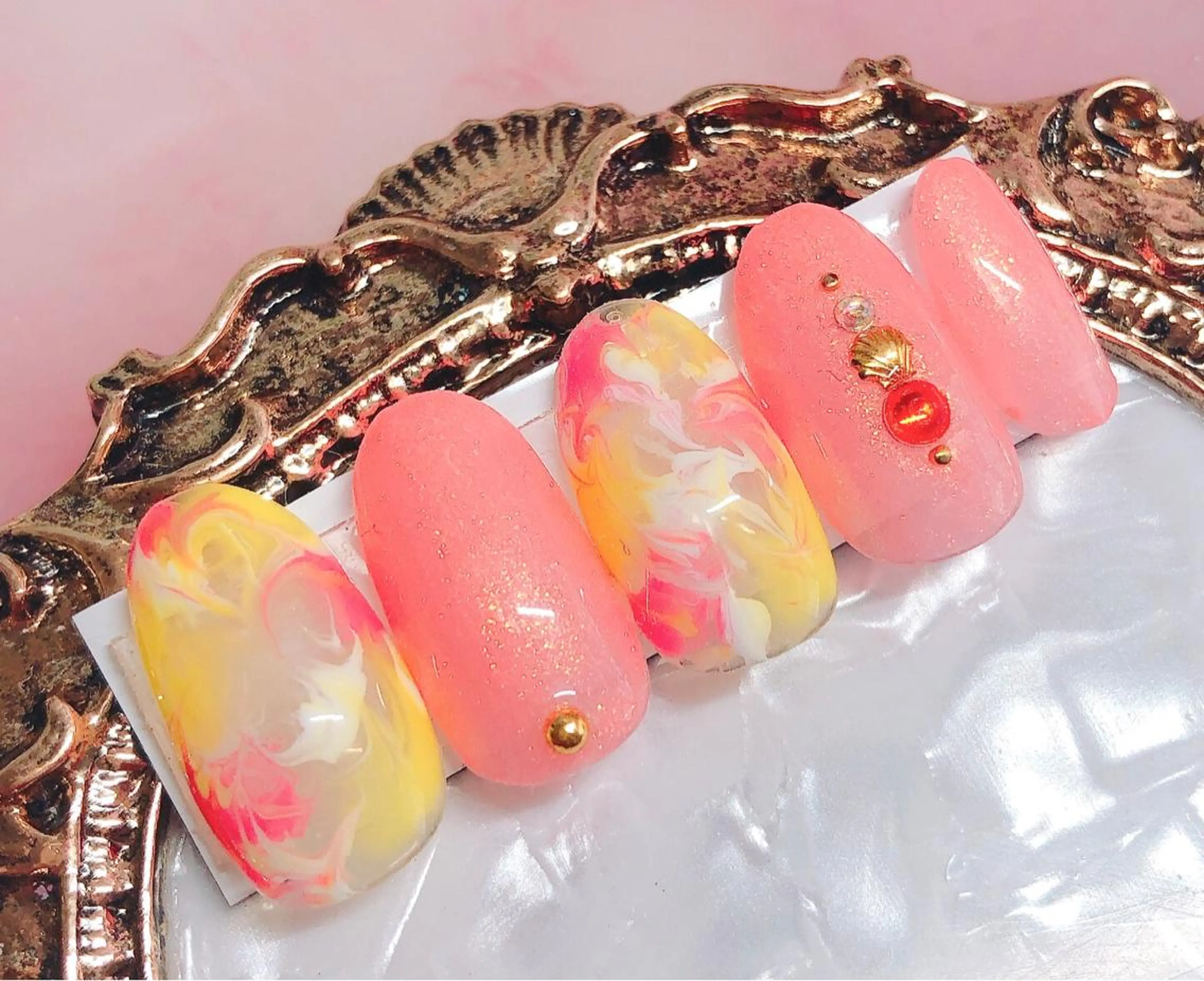 ネイル ハンドネイル CROWN プライベートサロンのネイルデザイン