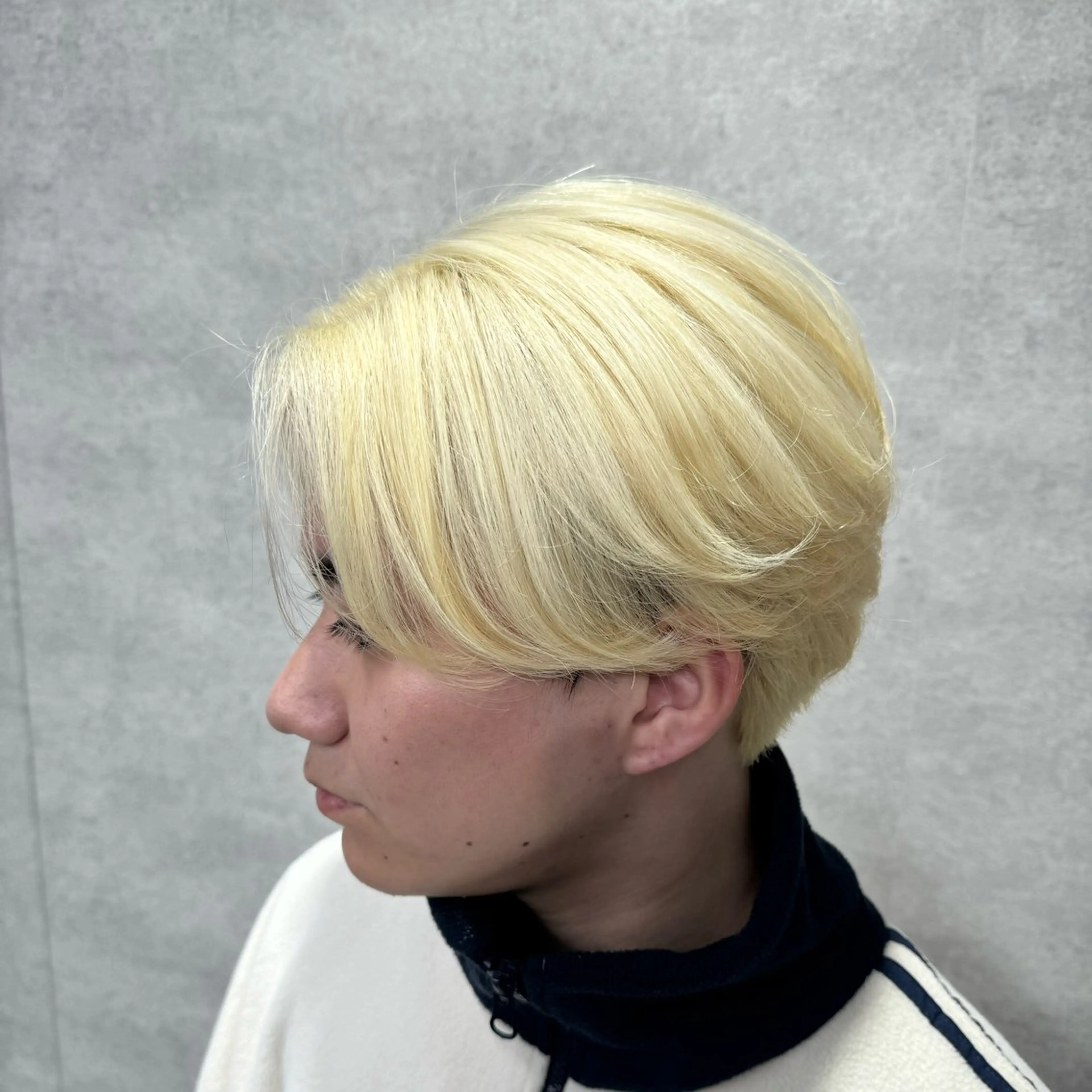 ショート カラー パーマ ヘアアレンジ メンズ センターパート メンズハイライト メンズメッシュ マッシュ メンズパーマ カット ヘアカラー トリートメント ヘッドスパ ヘアセット 仕上がり満足度No. 1🔥BLUCK🔥のヘアスタイル