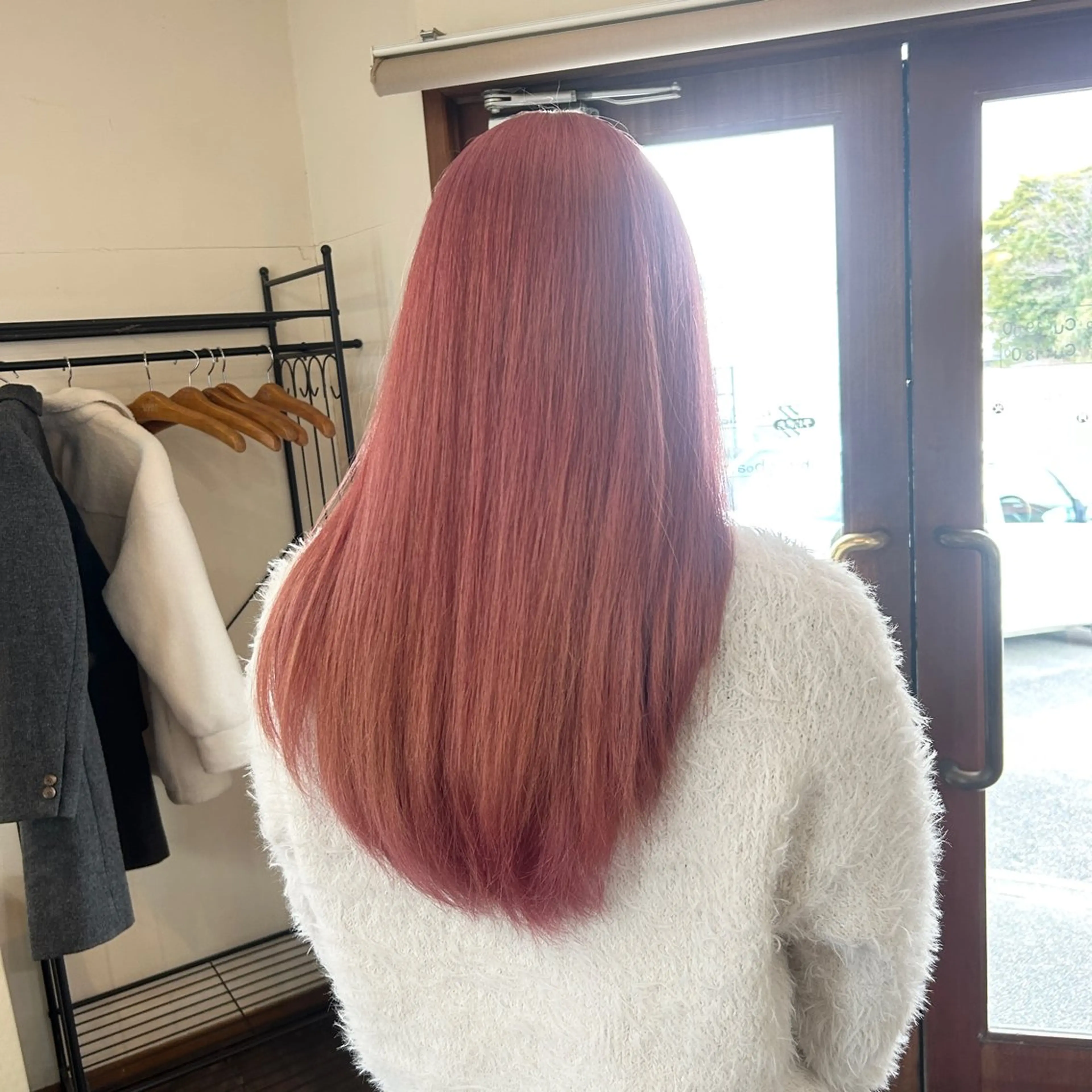 セミロング ヘアカラー 岡本 妃麗のヘアスタイル