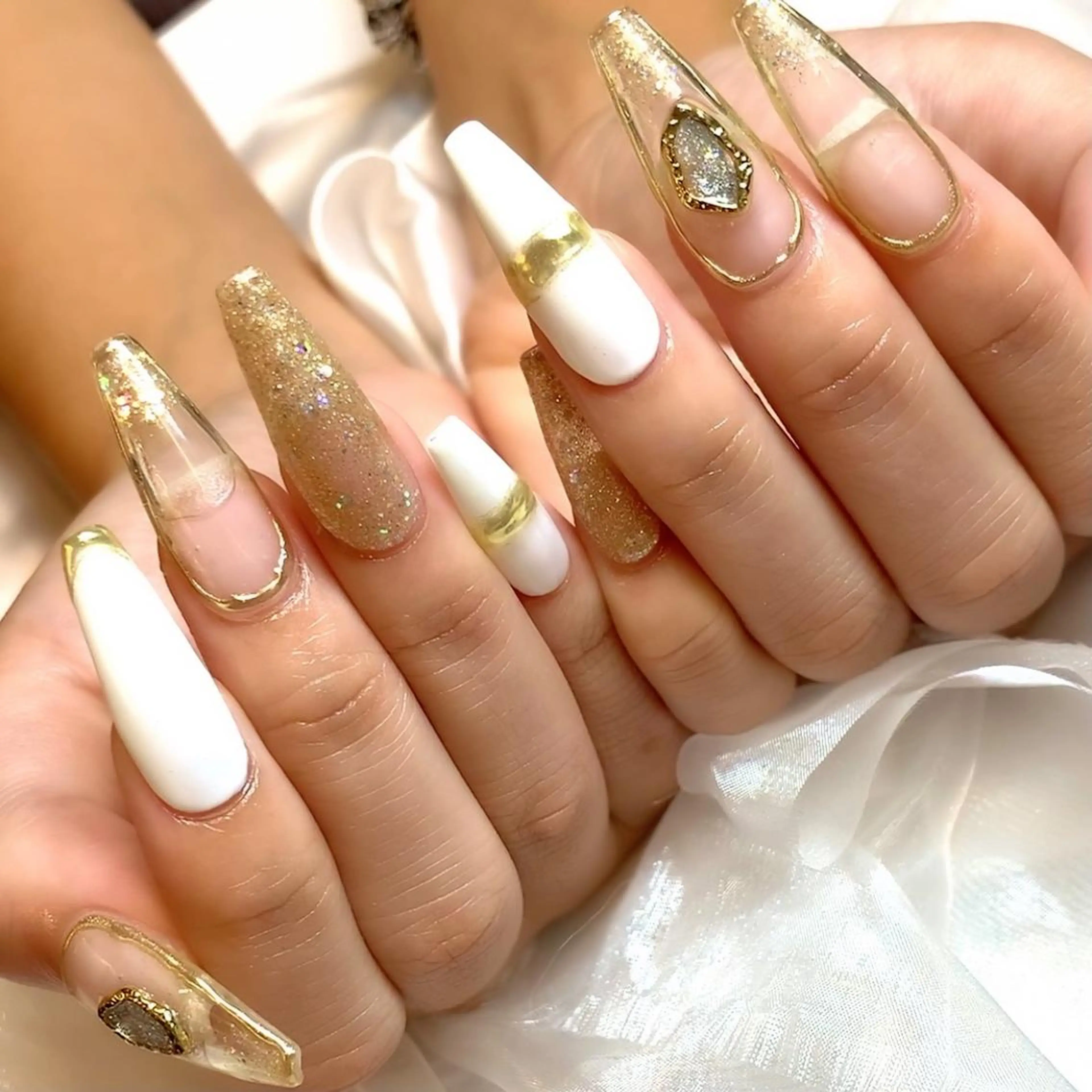 ネイル アートネイル ジェルネイル ロングネイル ニュアンスネイル オフィスネイル ハンドネイル clover nailのネイルデザイン