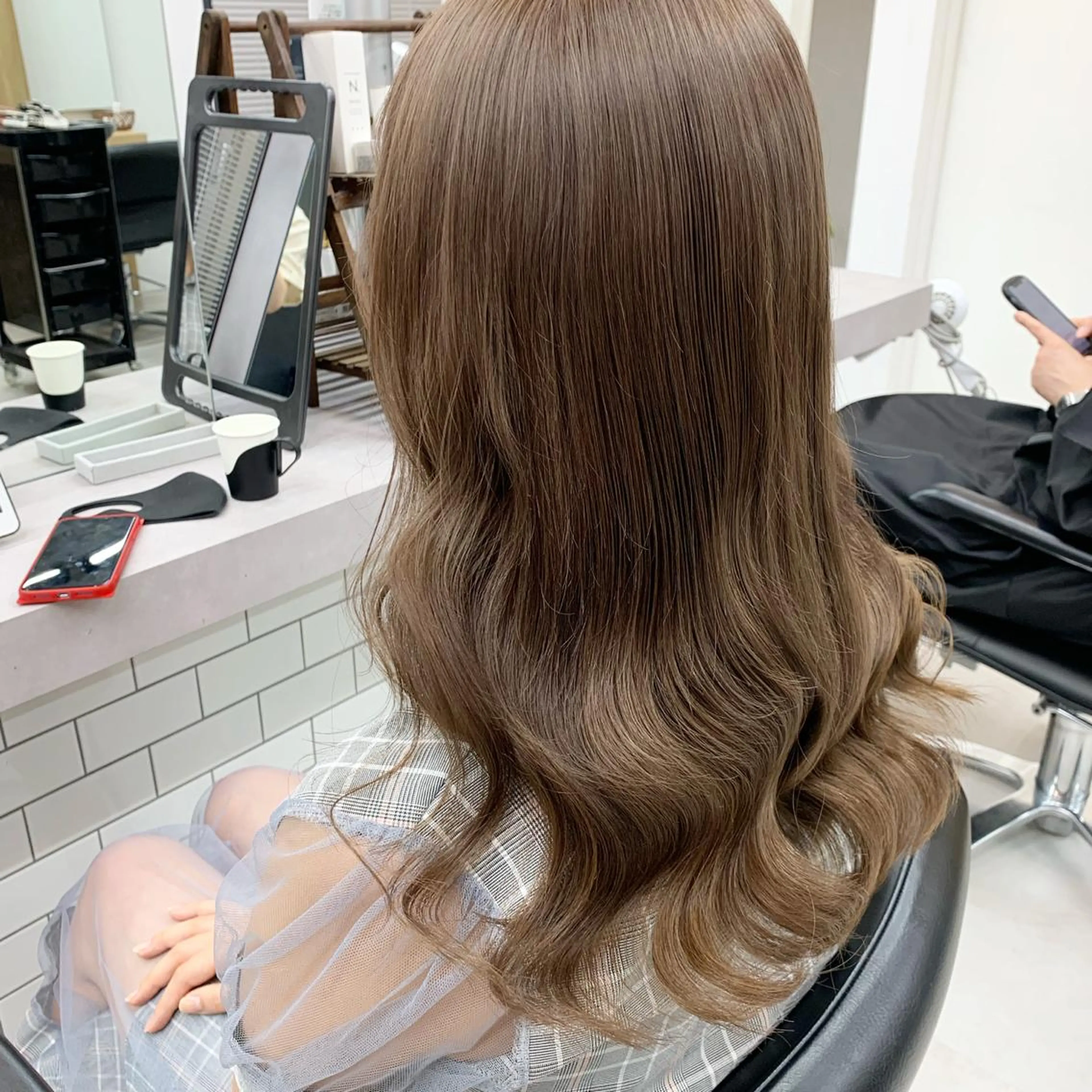 セミロング カラー ベージュカラー ブリーチ ミルクティーベージュ FRAME+spa&hair roomなんば駅前店所属・🌸MAYU🌸 ハイトーン➕レイヤーのヘアスタイル