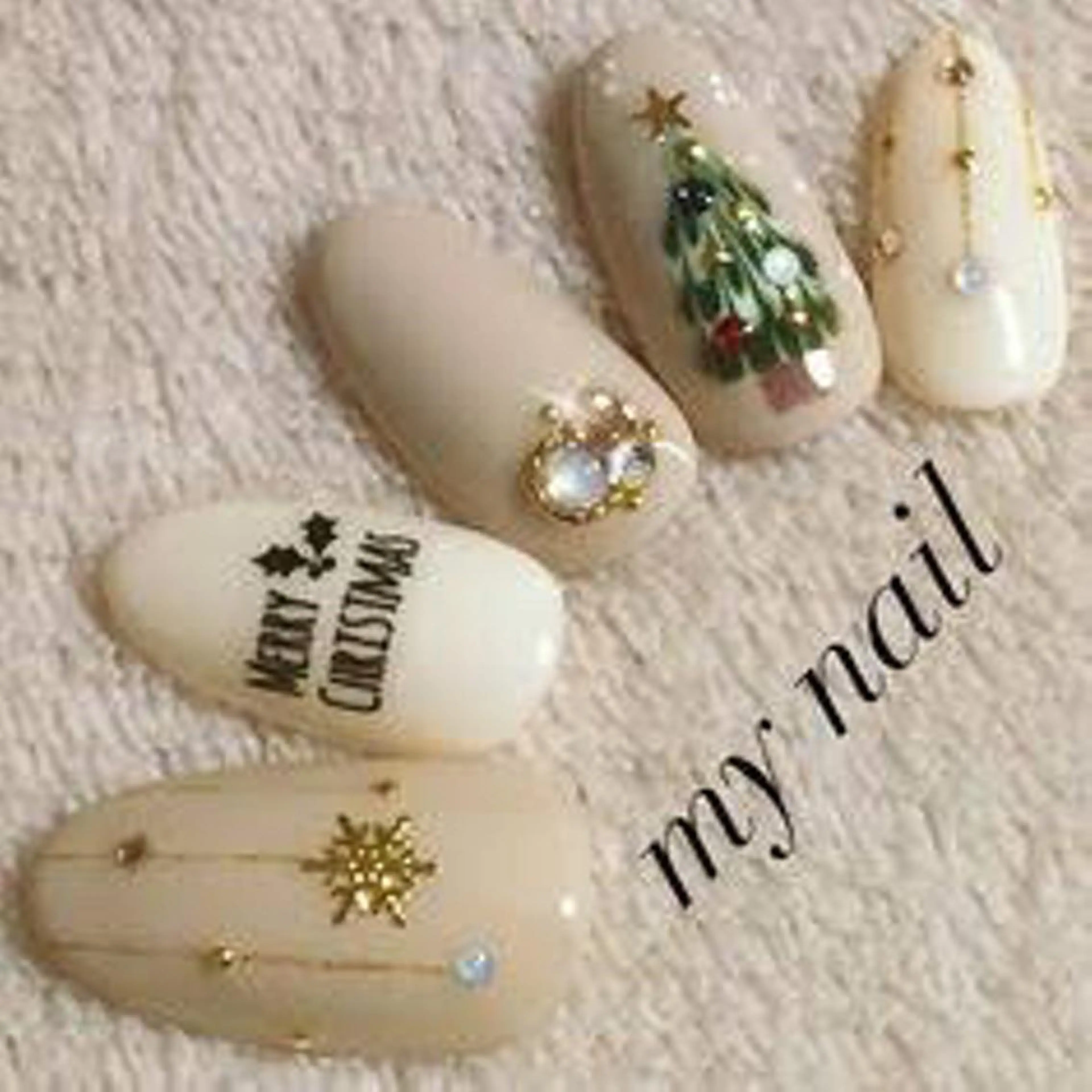 ミディアム ネイル 長さ出し専門 nynaのネイルデザイン