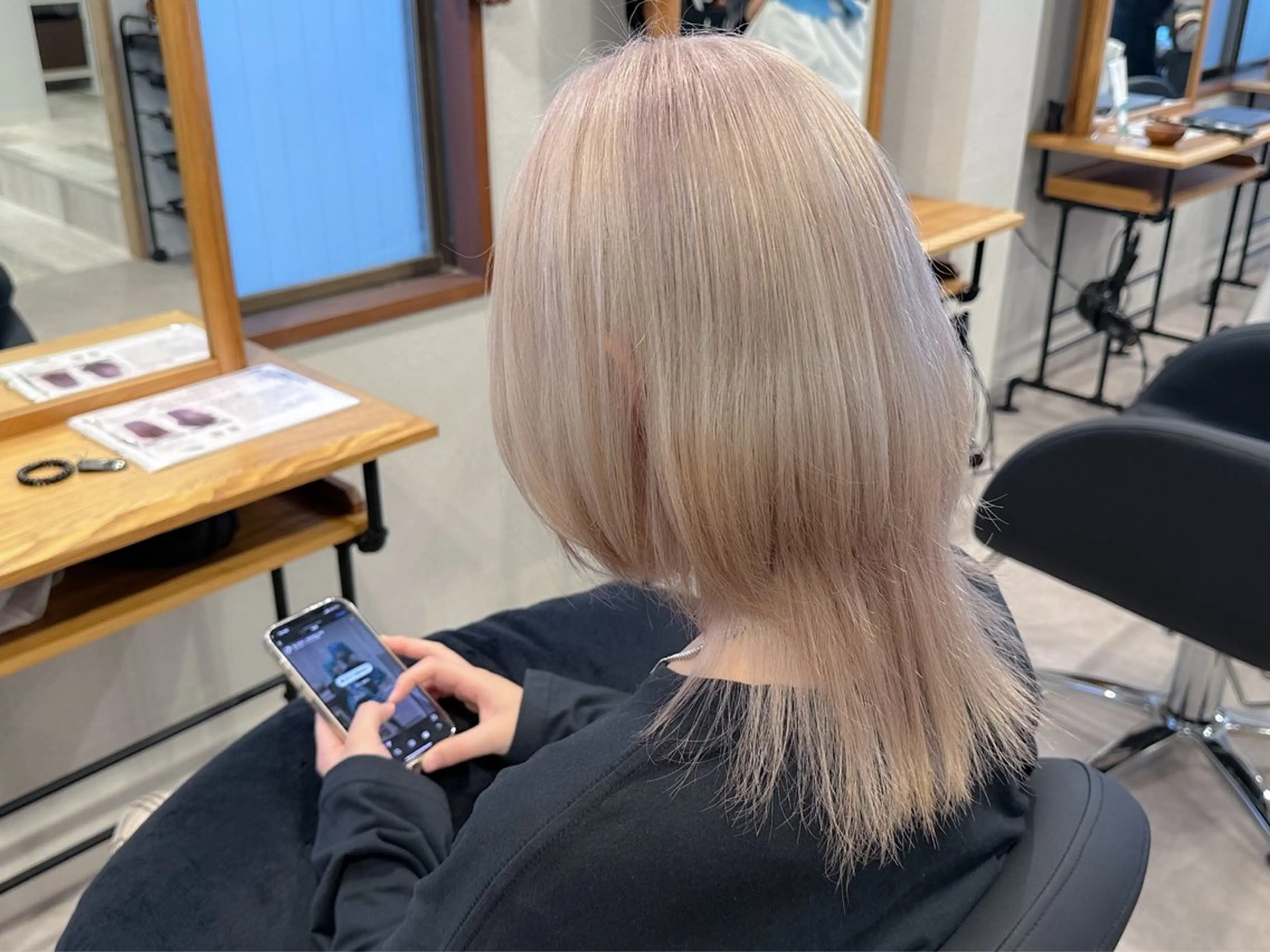 【minimo限定メニュー✨】カット+ケアブリーチカラー+oggi ottoトリートメントの写真